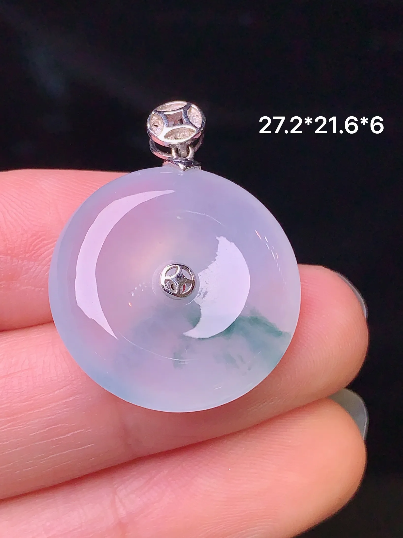 18k金镶嵌冰种平安扣吊坠 玉质细腻 色泽艳丽 整体尺寸27.2*21.6*6