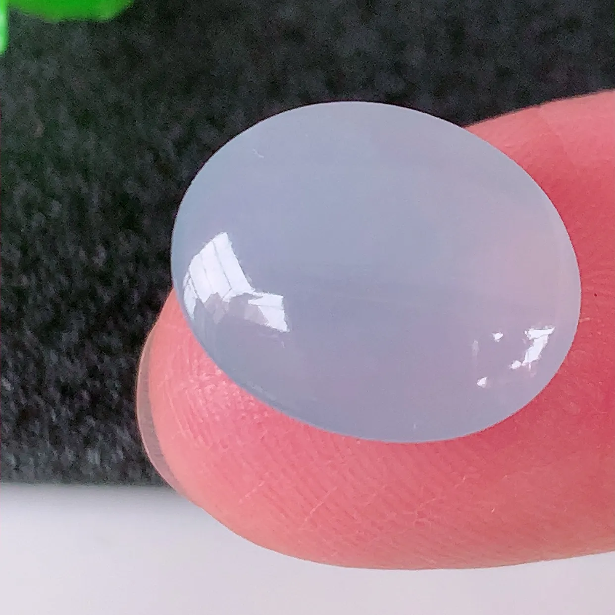 自然光实拍，冰种紫罗兰翡翠戒面，蛋面，种老水足，雕工精湛 ，寓意美好，佩戴时尚出众！#00.5尺寸15*12*5