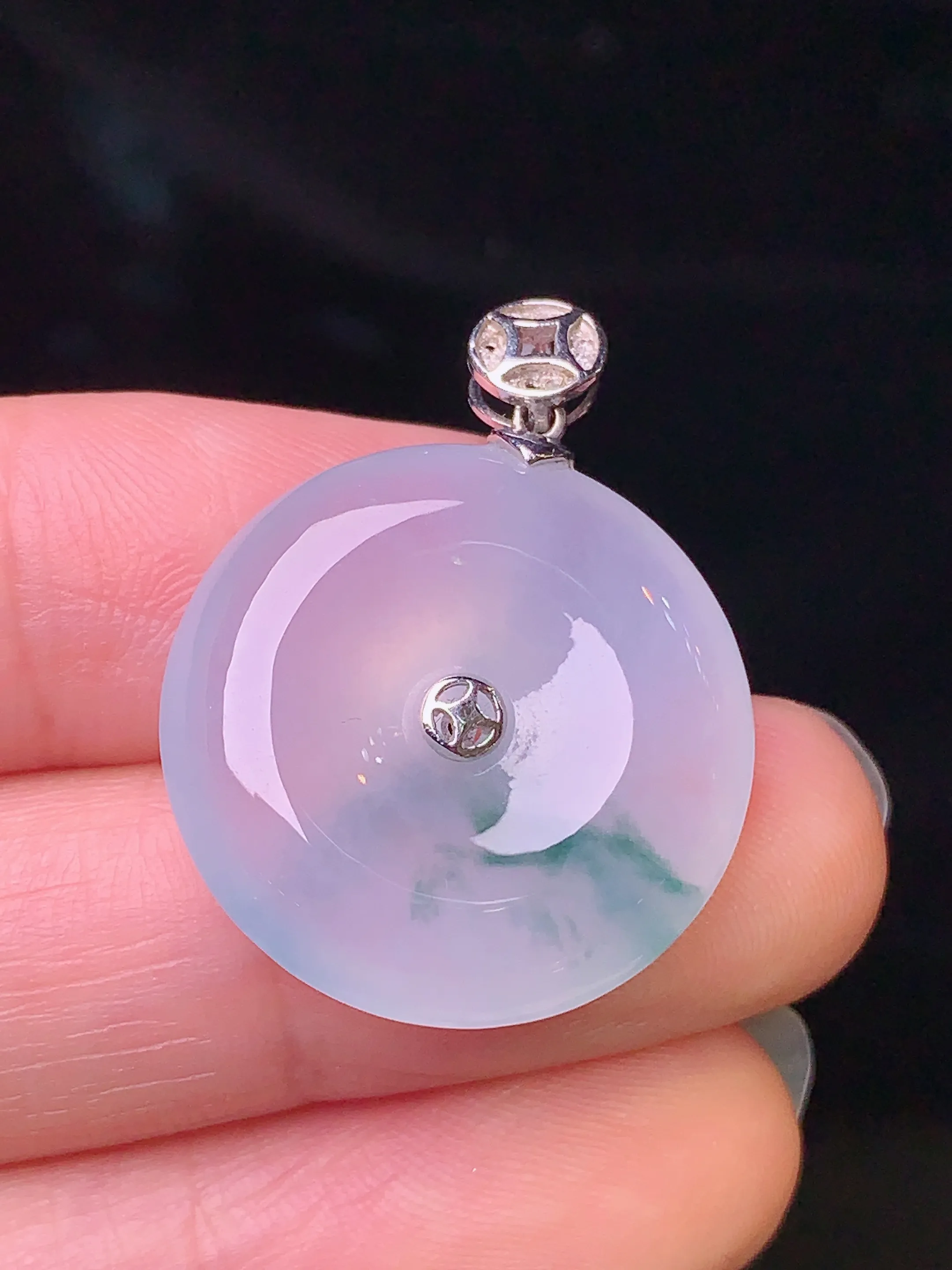 18k金镶嵌冰种平安扣吊坠 玉质细腻 色泽艳丽 整体尺寸27.2*21.6*6