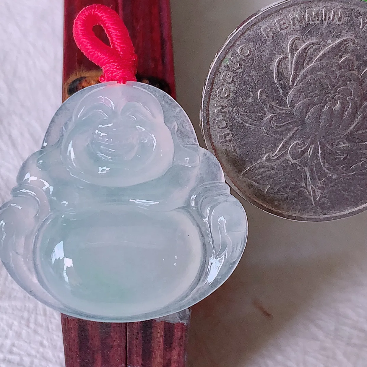 自然光实拍，冰飘花翡翠佛公吊坠，玉笑佛， 饱满开脸喜庆， 配戴优雅迷人！#03.31