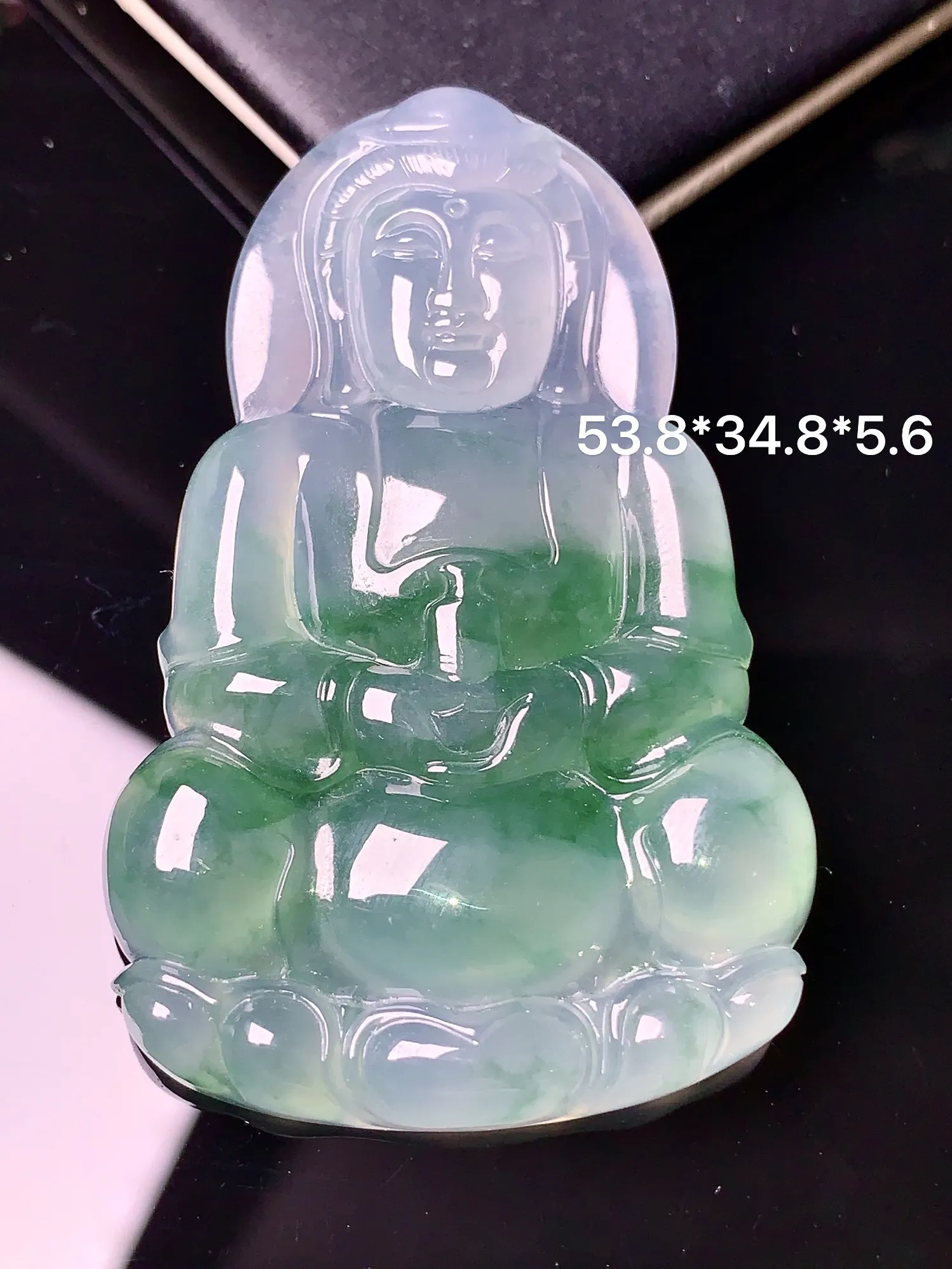 飘绿观音吊坠 玉质细腻 色泽艳丽 整体尺寸53.8*34.8*5.6