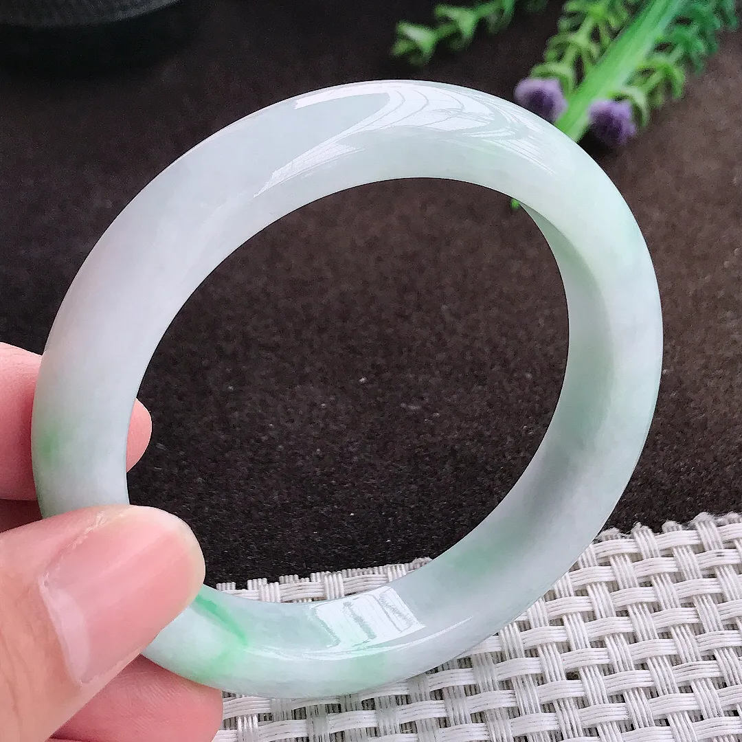 自然光56.5/12.3/8.4老坑精美油润飘绿手镯宽边翡翠玉镯美人镯