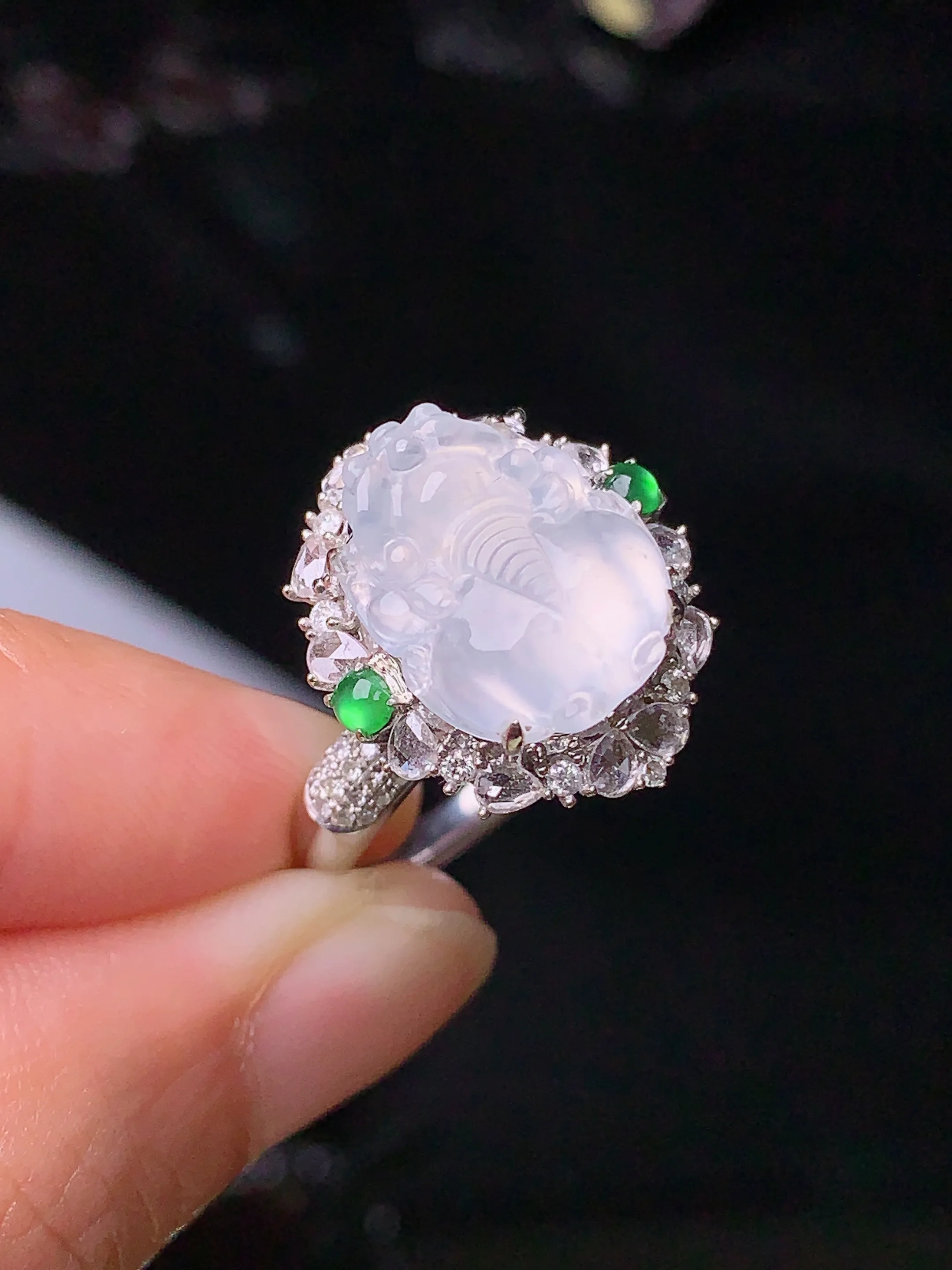 18k金钻镶嵌冰种貔貅戒指 玉质细腻 色泽艳丽 圈口14 整体尺寸17.6*14.8*11