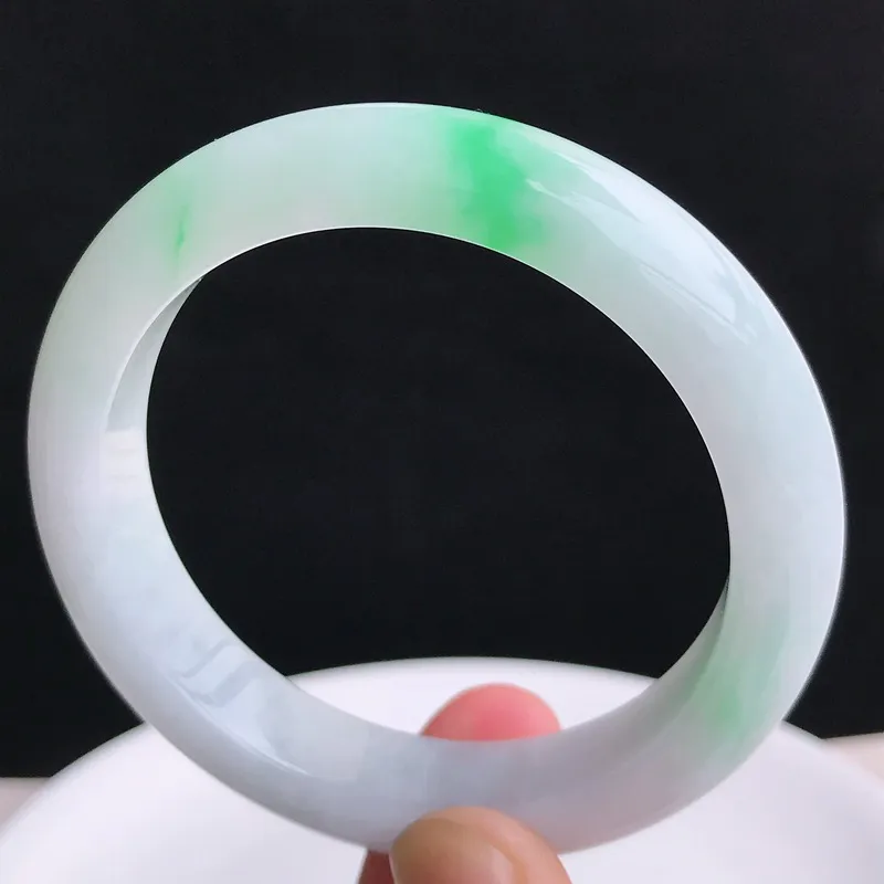 51圈口 自然光拍摄天然翡翠A货飘绿小圈口玉手镯 46.56克