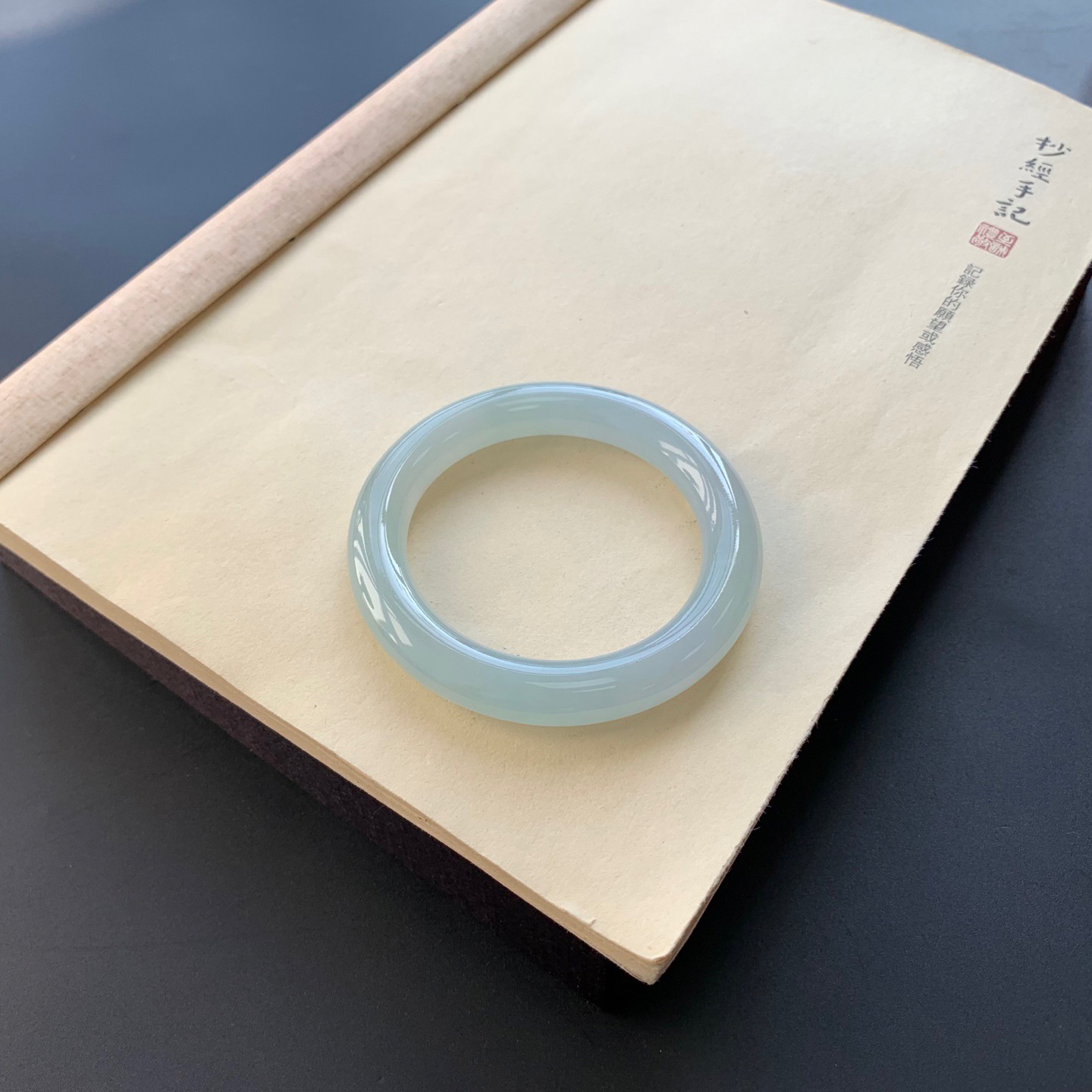 55圈口冰种圆条手镯 尺寸：55-10.8-11，无纹裂，水润起胶，条形饱满