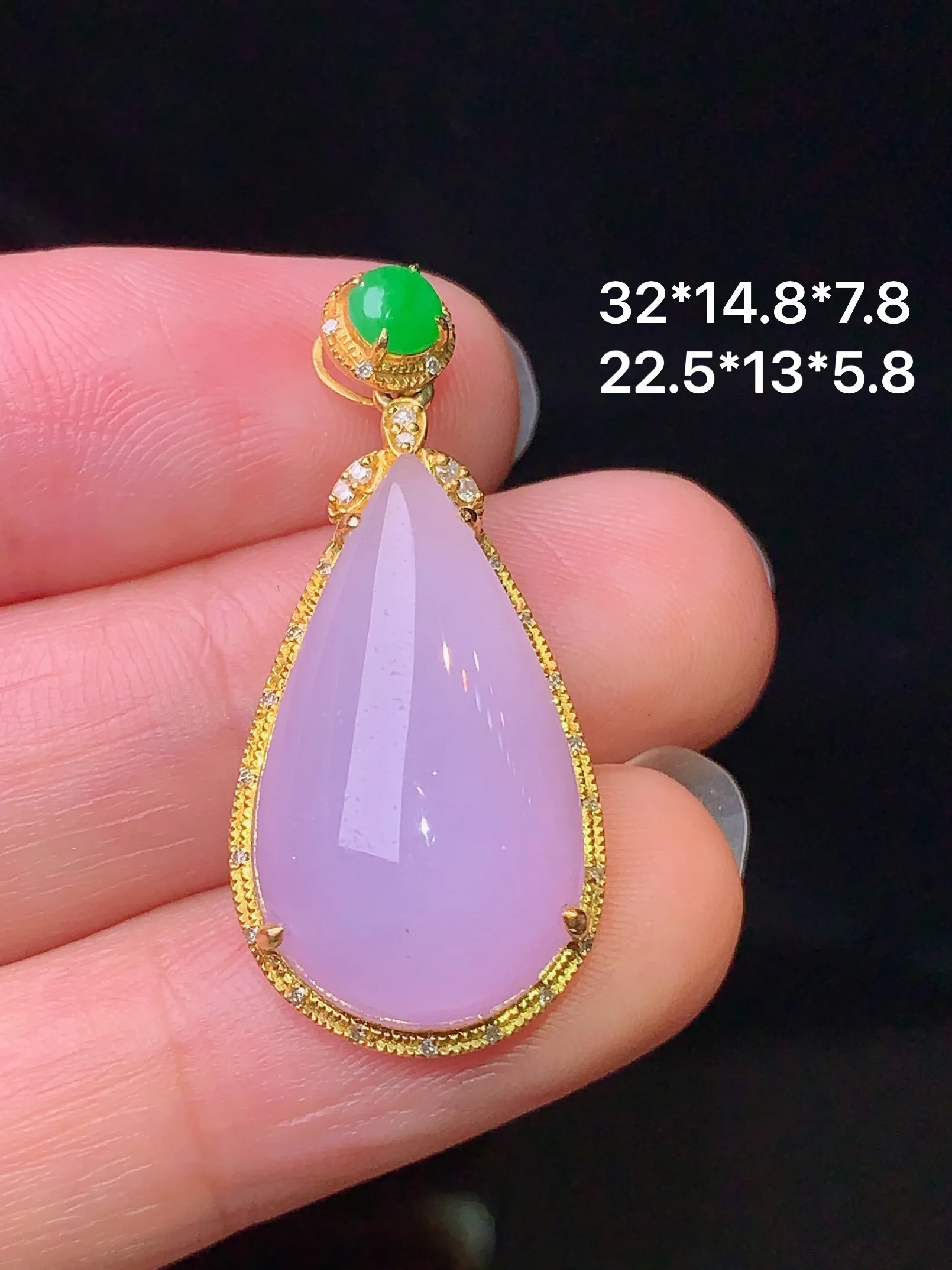 18k金钻镶嵌紫罗兰水滴吊坠 玉质细腻 色泽艳丽 整体尺寸32*14.8*7.8