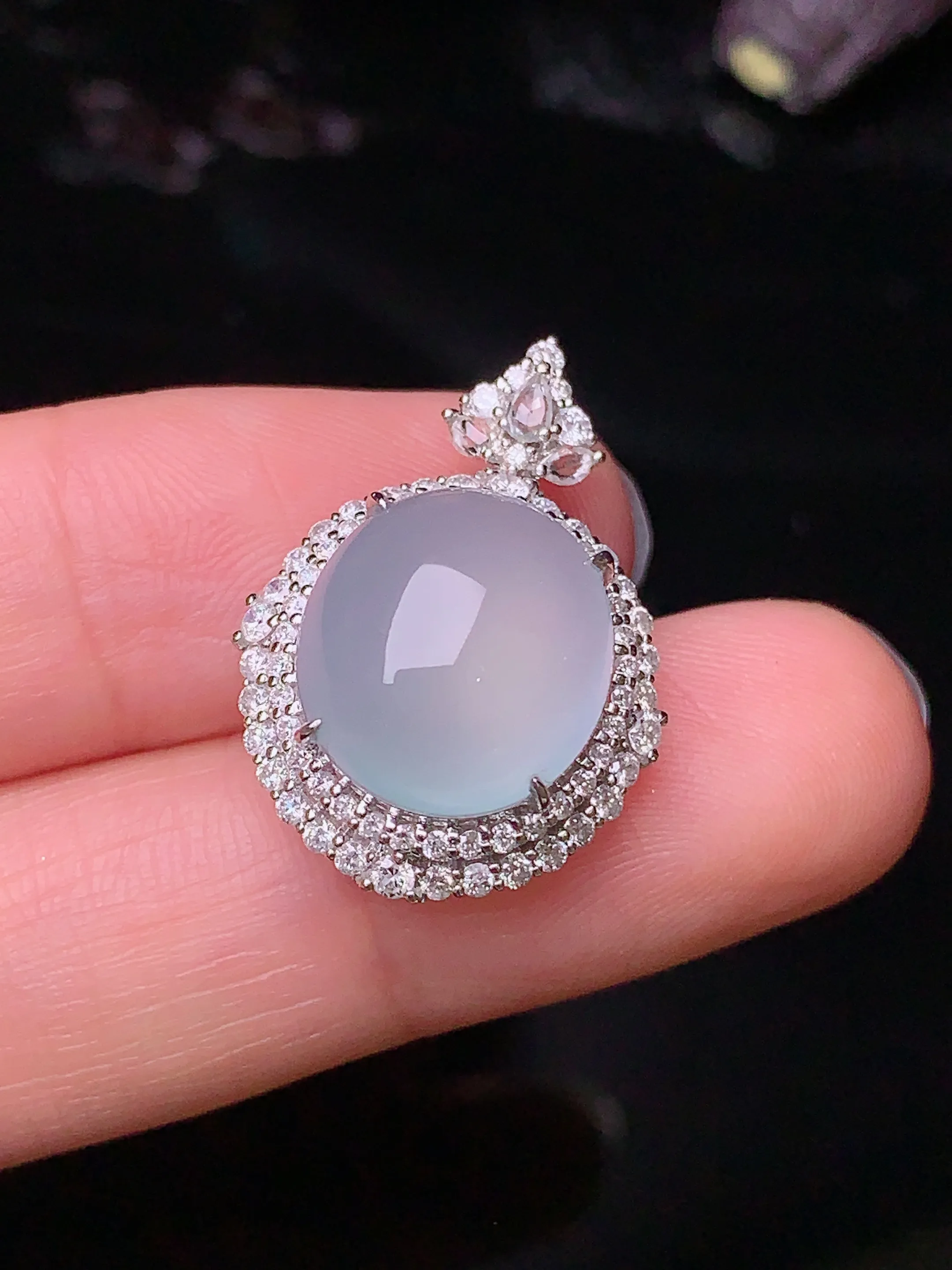 18k金钻镶嵌冰种蛋面两用款吊坠 玉质细腻 色泽艳丽 圈口14 整体尺寸23.7*16.6*13.2