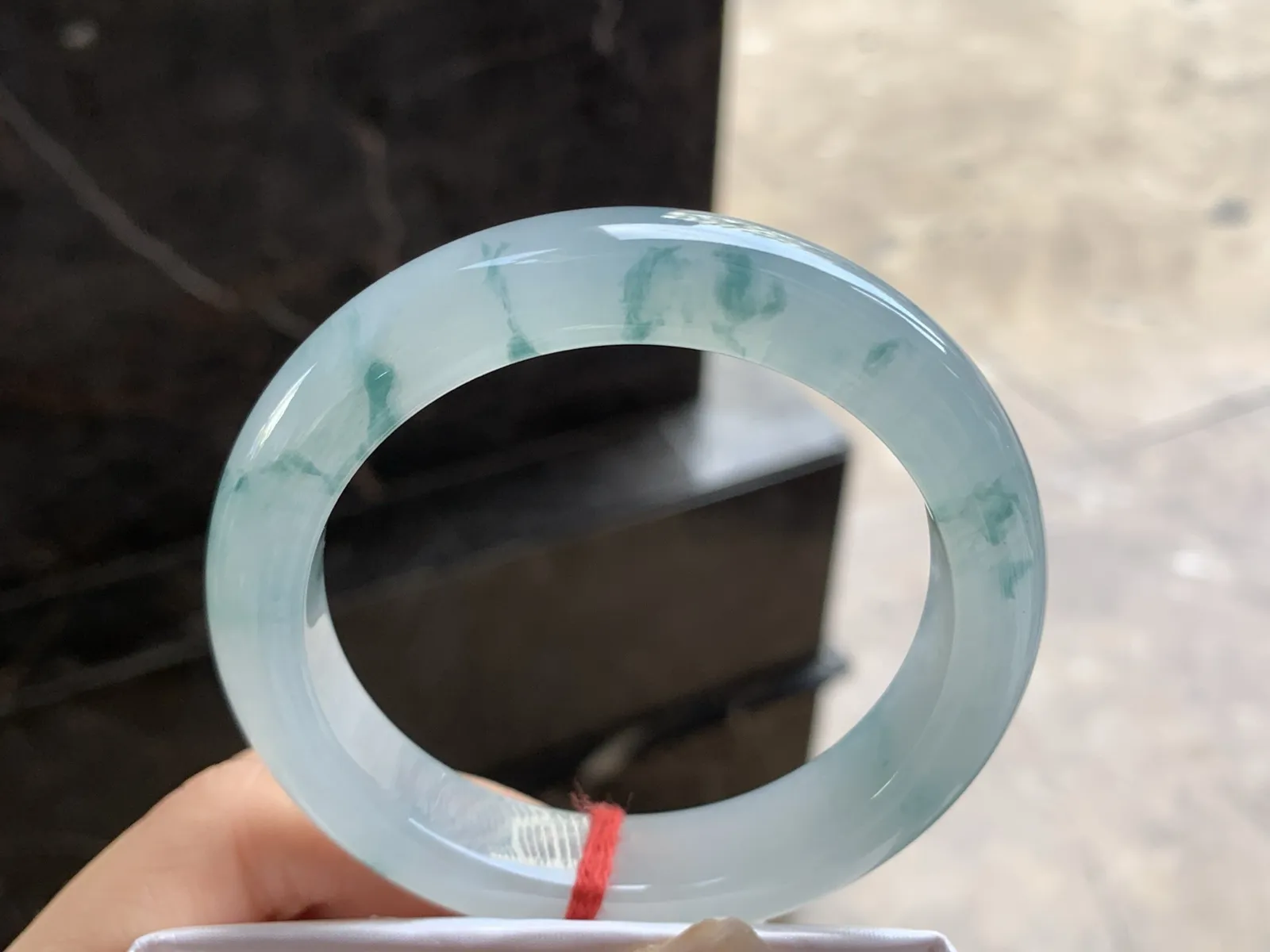 56.5-12.5-9.3

冰蓝花手镯^_^冰透 起光