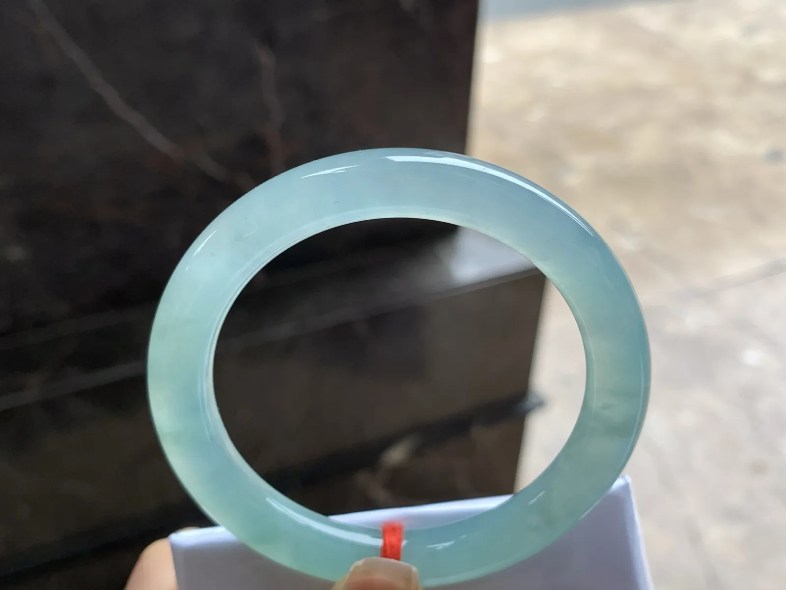 54.5-8.9

冰蓝圆条手镯^_^冰透