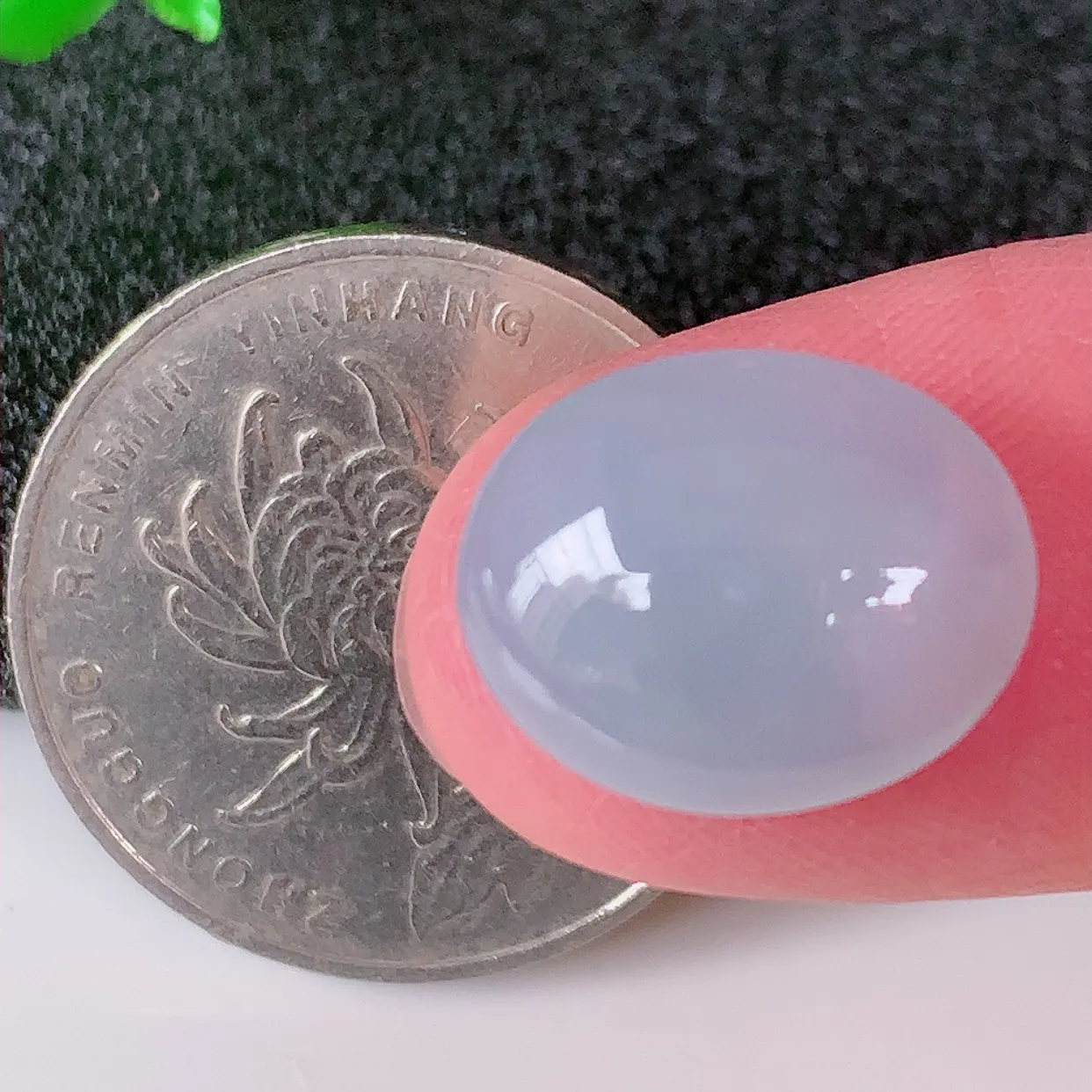 自然光实拍，冰种紫罗兰翡翠戒面，蛋面，种老水足，雕工精湛 ，寓意美好，佩戴时尚出众！#00.5尺寸15*12*5