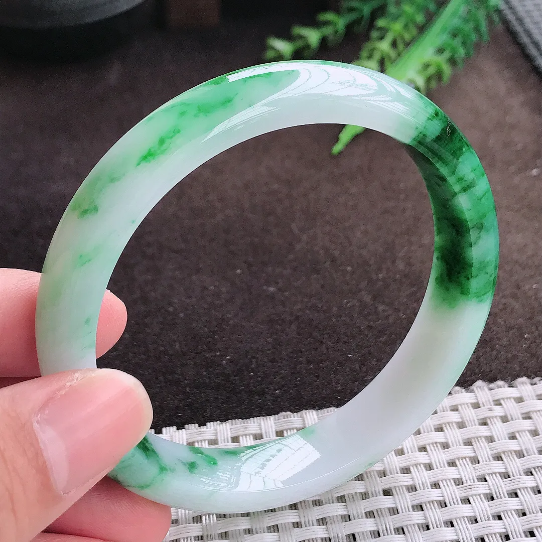 自然光61/12.8/7.8老坑精美冰润辣绿大圈口手镯宽边翡翠玉镯美人镯