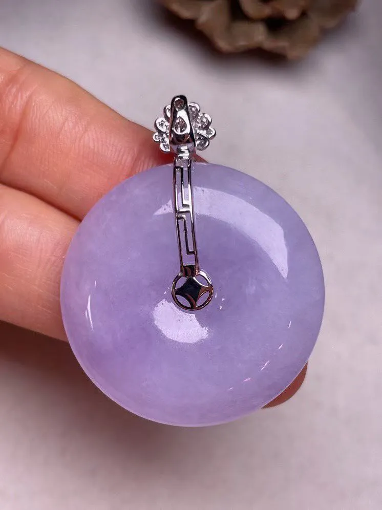 冰糯种紫罗兰平安扣吊坠、真金真钻镶嵌，种水好，玉质细腻 .裸石尺寸 31.6