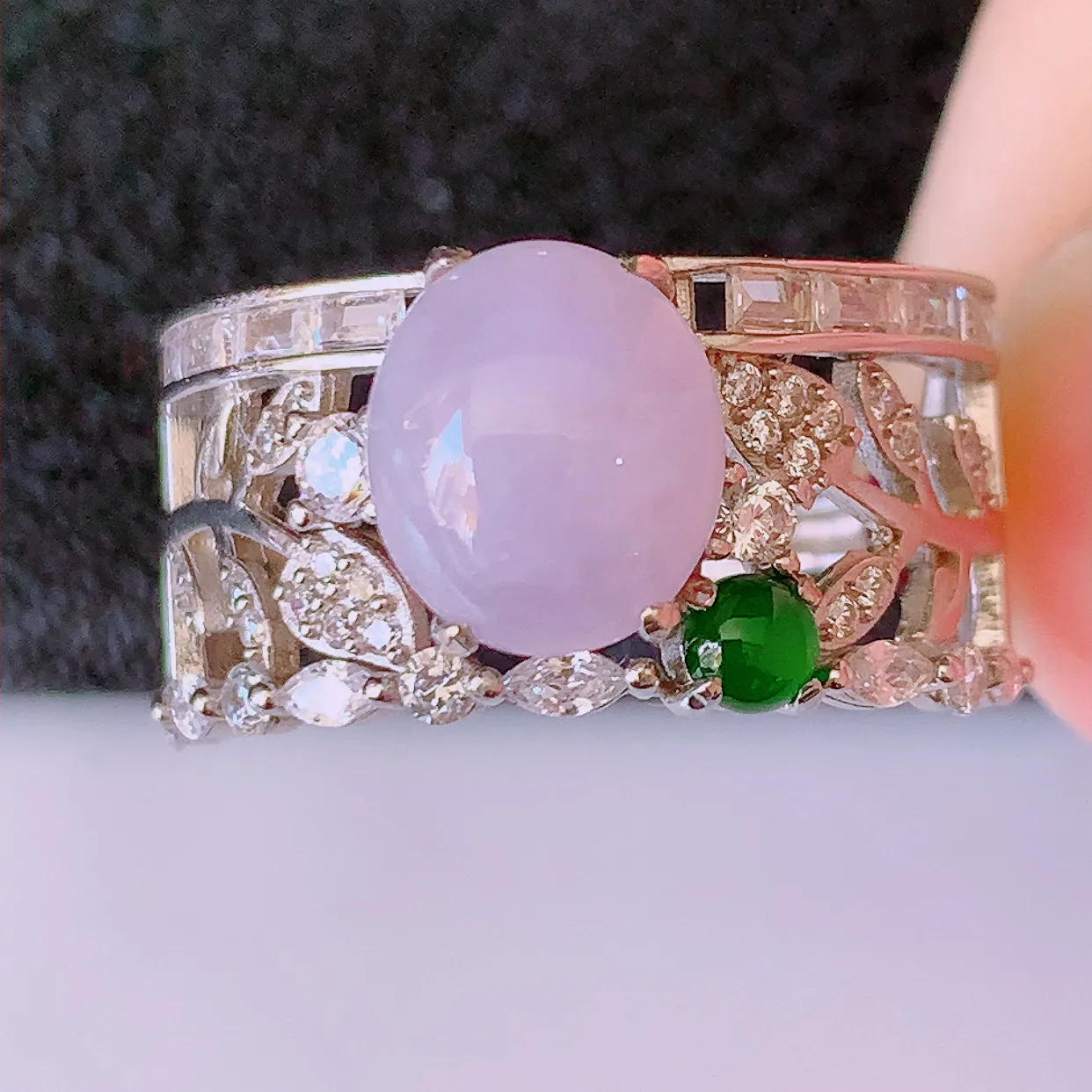 冰润紫罗兰翡翠925银镶嵌戒指，自然光实拍，翠色灵动，颜色漂亮，种老水足，品相佳，佩戴佳品！#97.