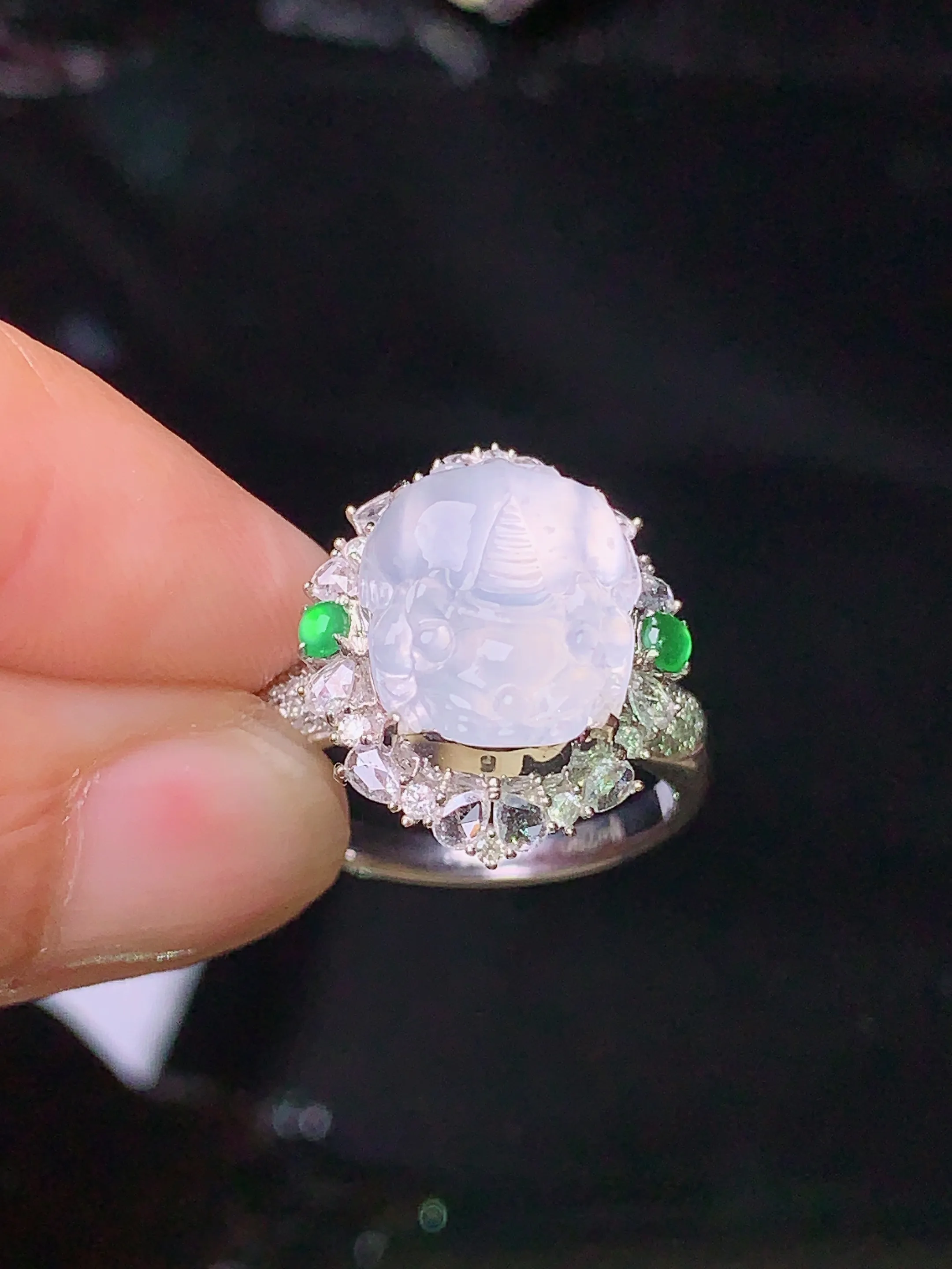 18k金钻镶嵌冰种貔貅戒指 玉质细腻 色泽艳丽 圈口14 整体尺寸17.6*14.8*11