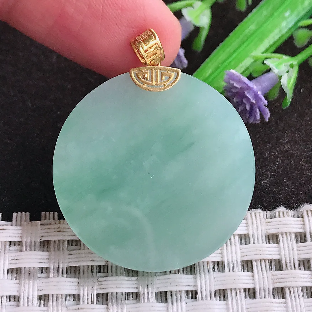 自然光28.3/5老坑18k金镶嵌冰润浅绿无事牌吊坠翡翠玉坠挂件百搭