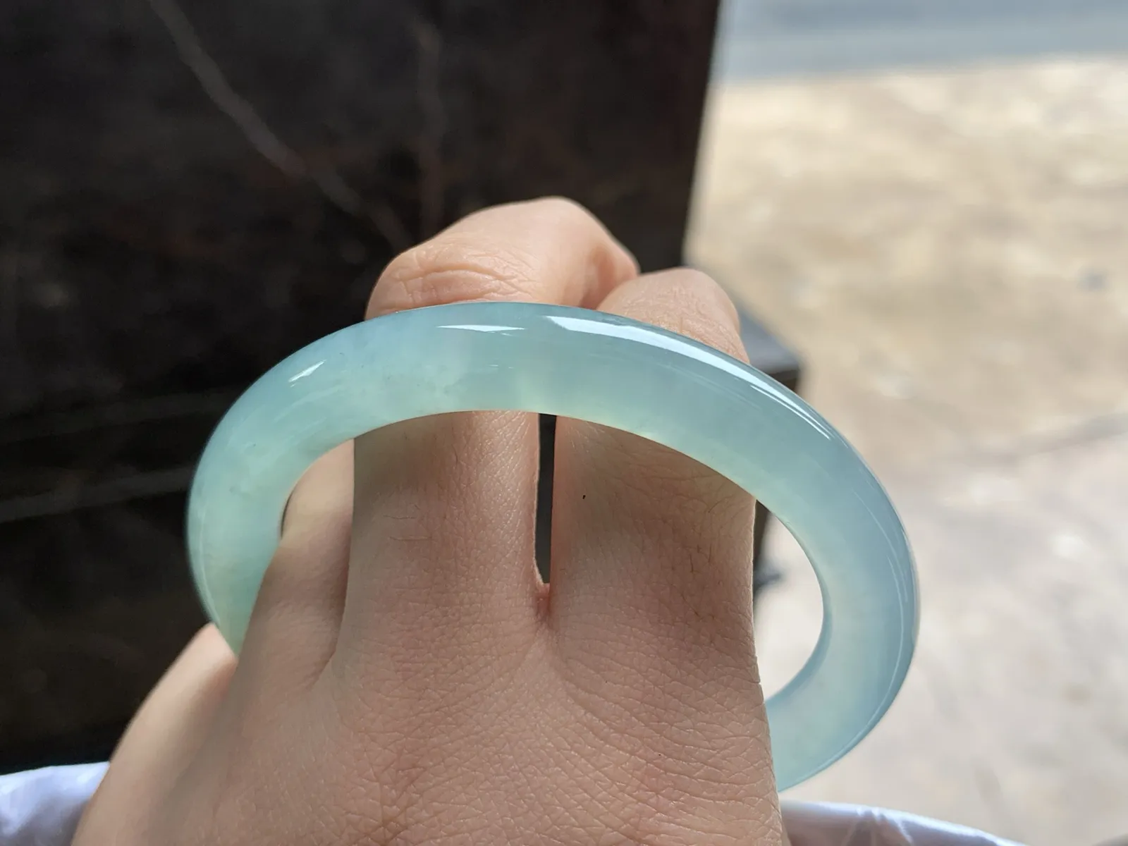 54.5-8.9

冰蓝圆条手镯^_^冰透