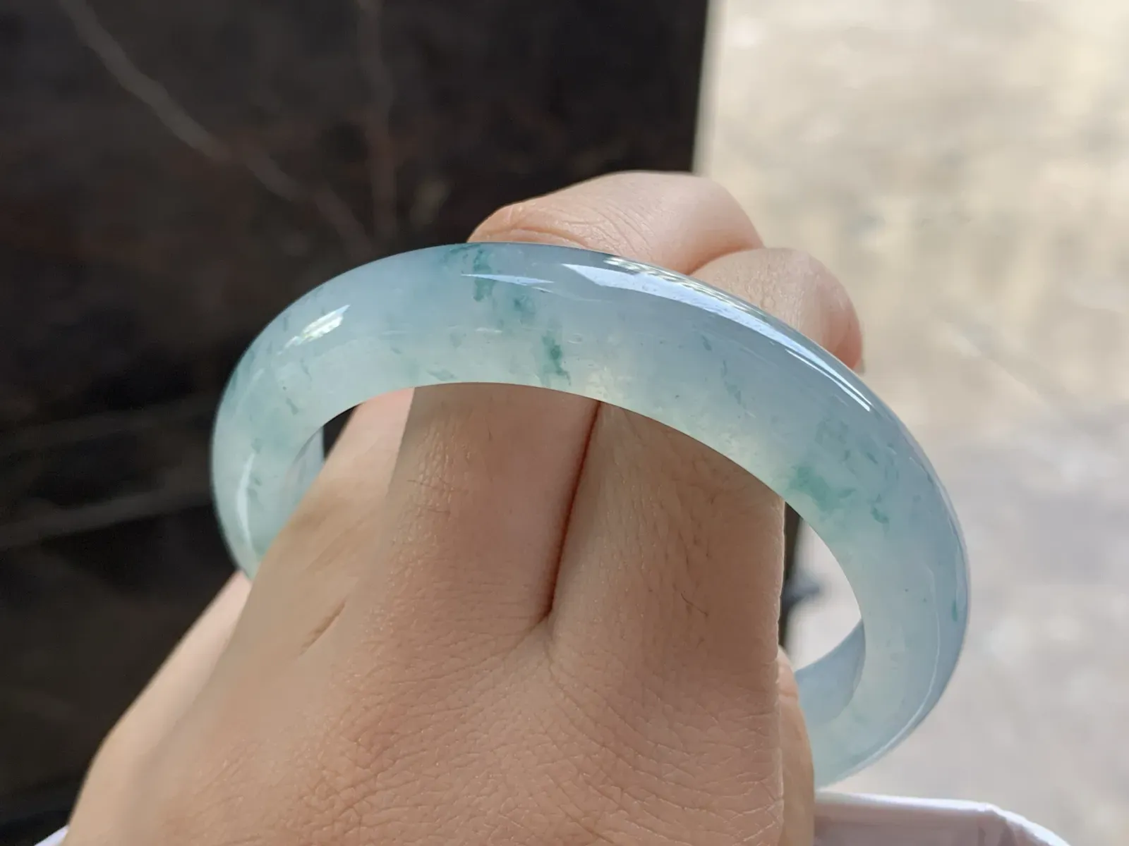 54.5-12.3-8.3

冰蓝花手镯^_^冰透 飘花灵韵