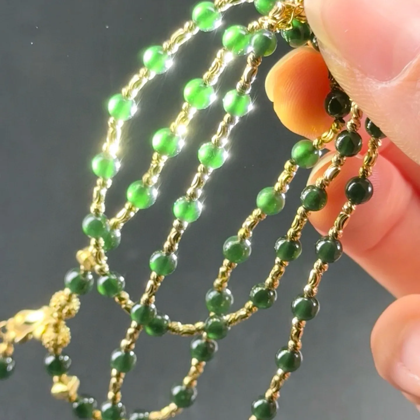 精品18k墨翠项链 种好色正 黑度极好 打灯通透 油性十足 尺寸4mm