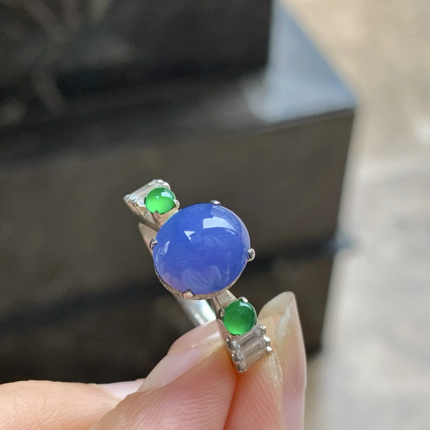 紫罗兰戒指^_^颜色浓郁 鲜艳 铜拖