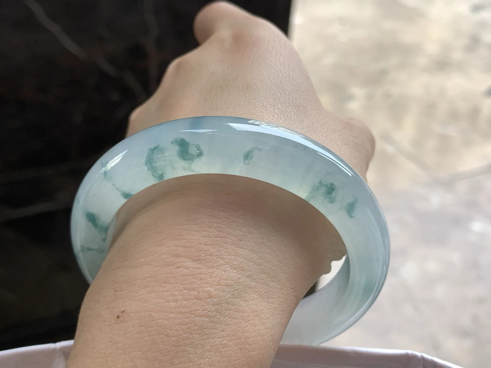 56.5-12.5-9.3

冰蓝花手镯^_^冰透 起光