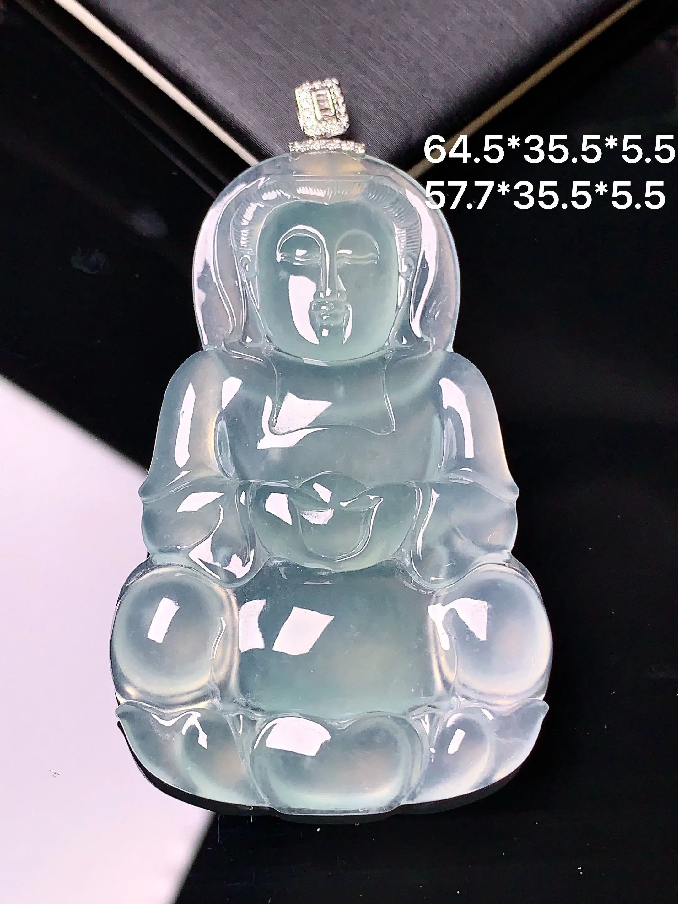 18k金钻镶嵌冰种观音菩萨吊坠 玉质细腻 色泽艳丽 整体尺寸44.5*35.5*5.5