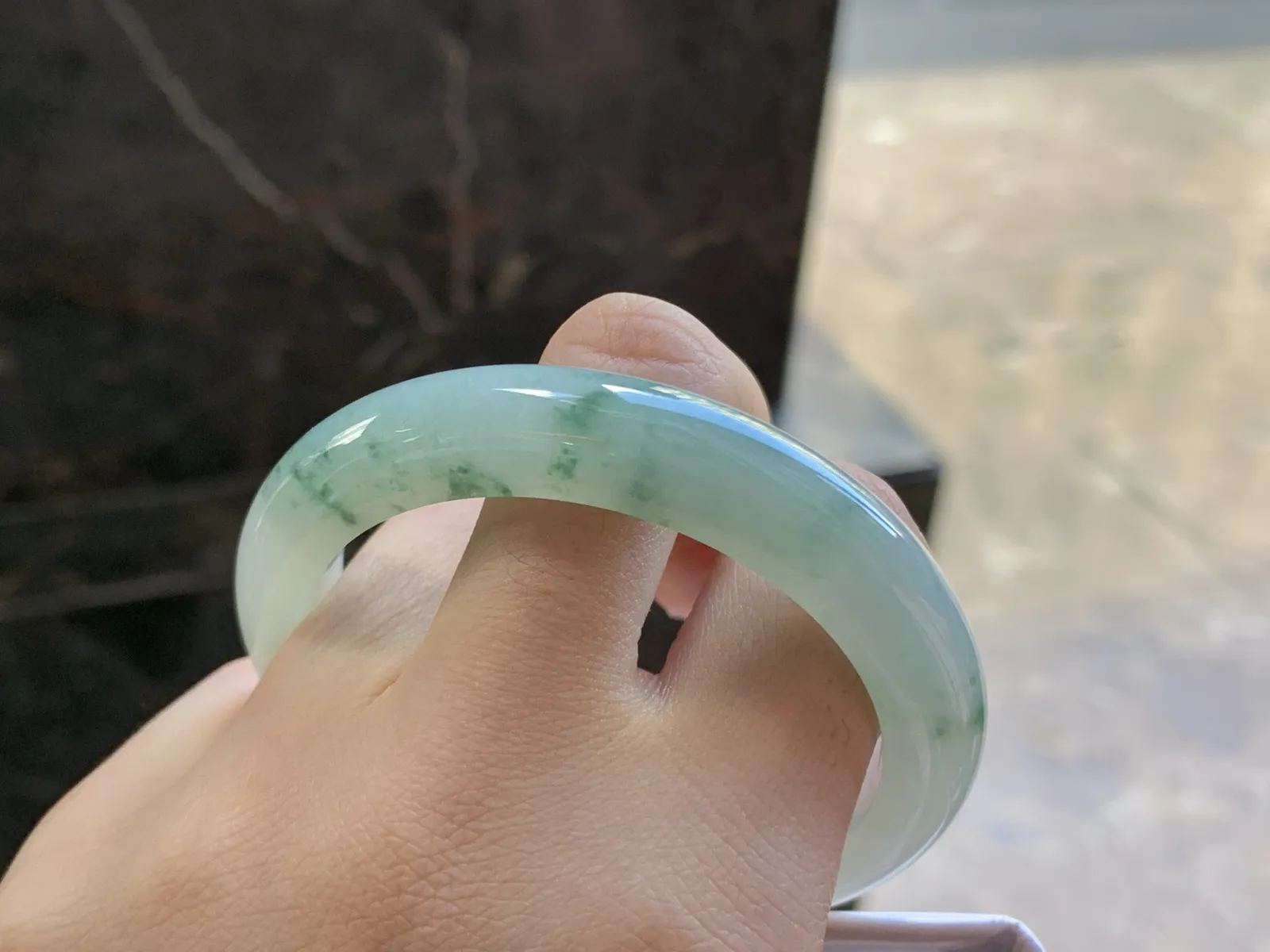 52-10.2-8.3

飘花手镯^_^玉质温润