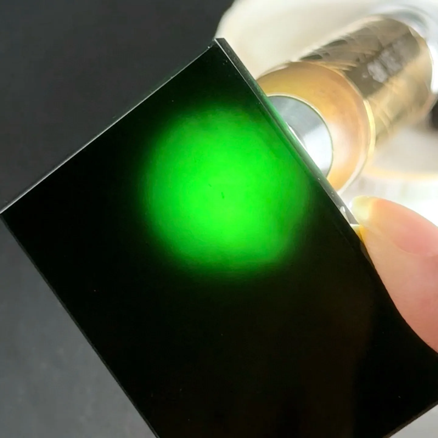 精品墨翠无事牌 种水打灯通透 油性十足 尺寸54.6