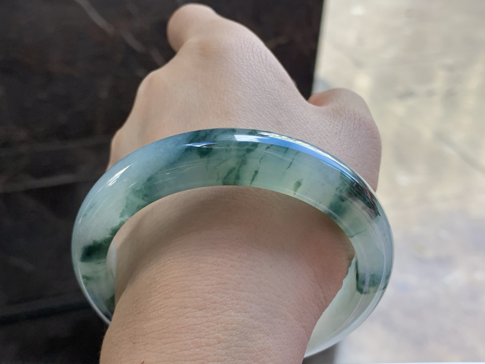 60-13.6-9.3

飘花大圈手镯^_^玉质温润