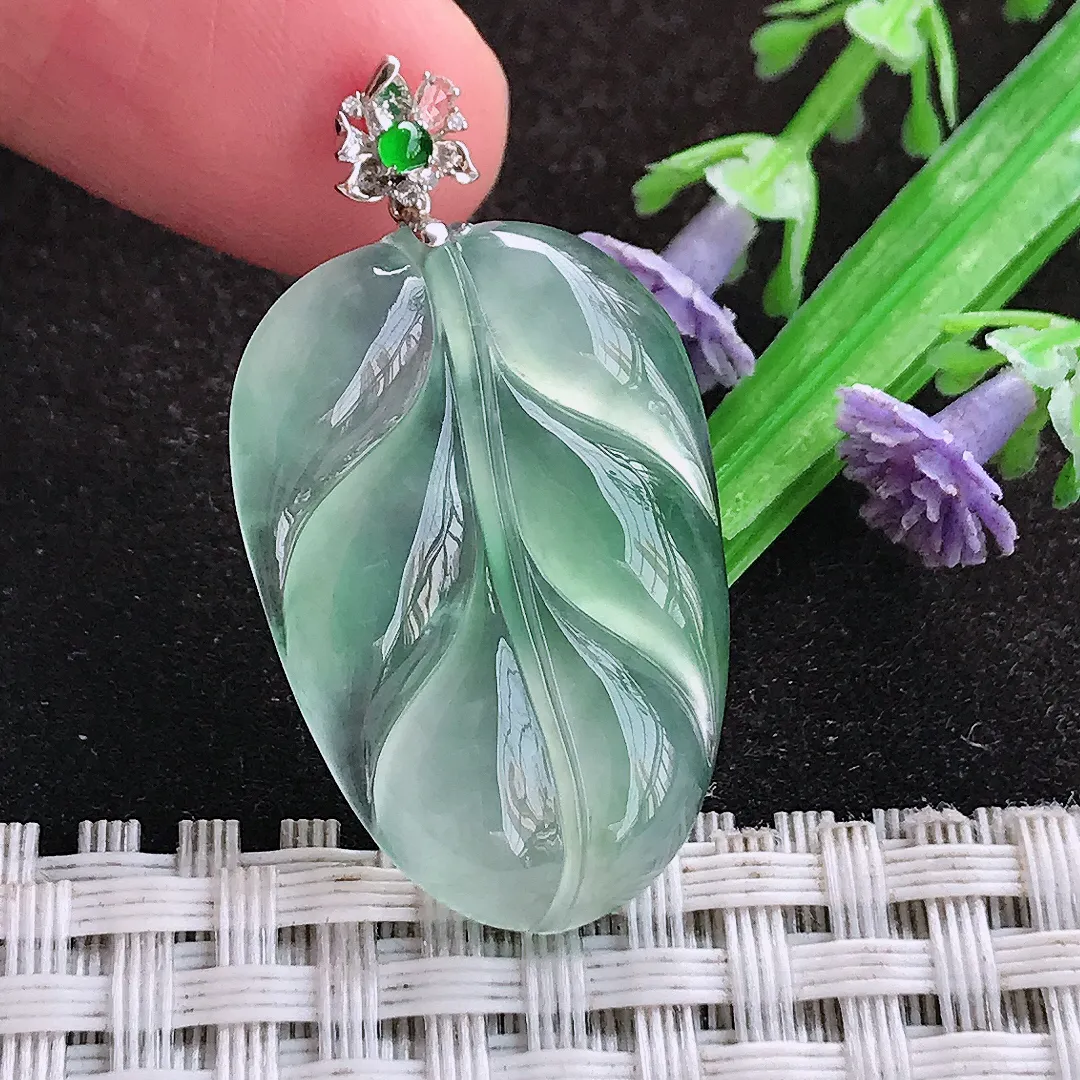 自然光29/19.5/4老坑18k金镶嵌冰种甜绿叶子吊坠翡翠玉坠挂件百搭