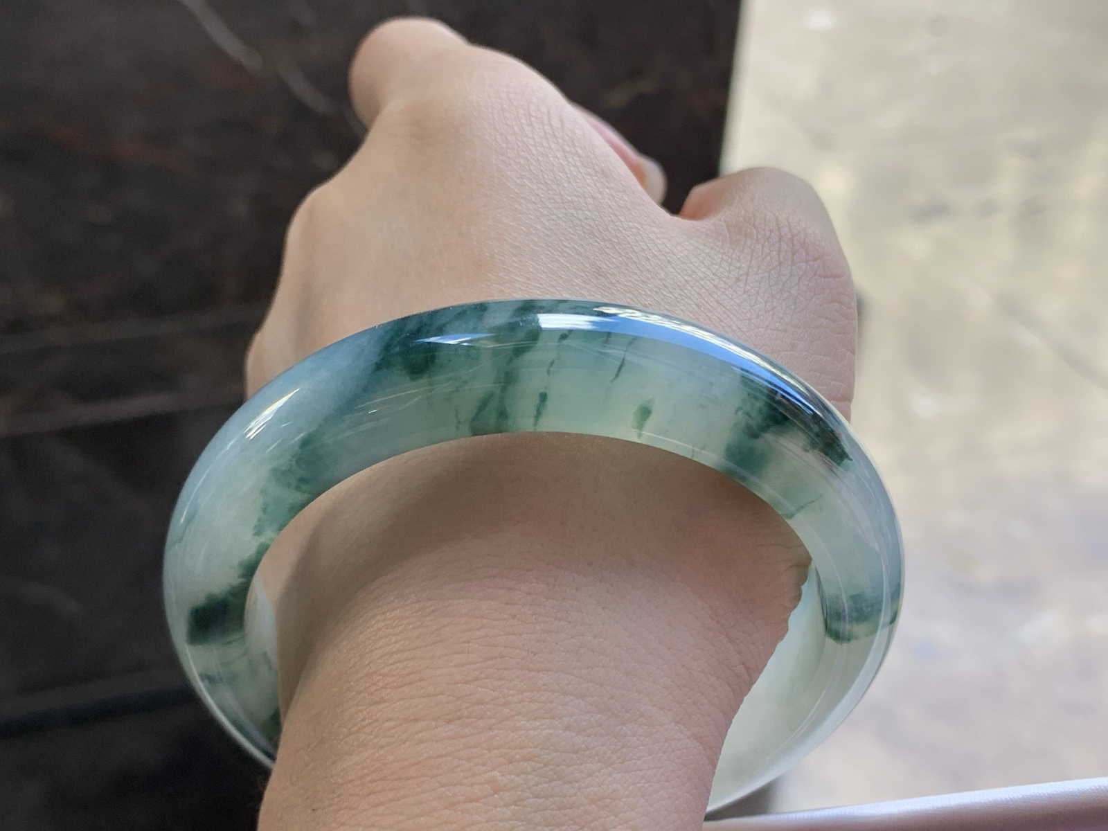 60-13.6-9.3

飘花大圈手镯^_^玉质温润