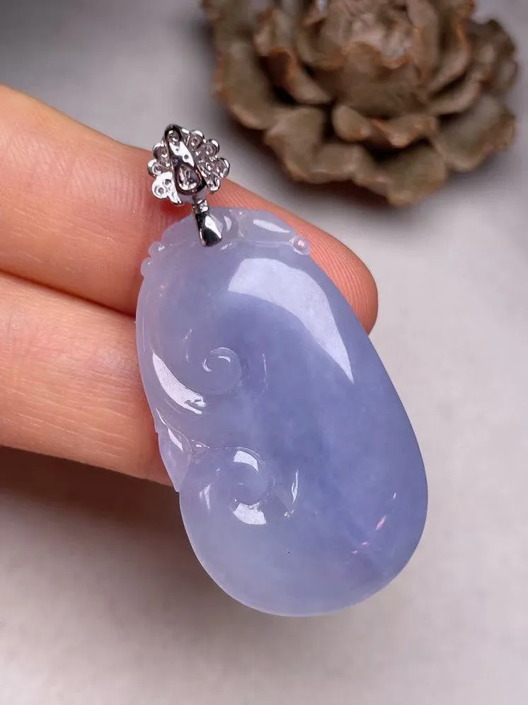 冰糯种紫罗兰如意吊坠、真金真钻镶嵌，种水好，玉质细腻 .裸石尺寸 36.5*21.3