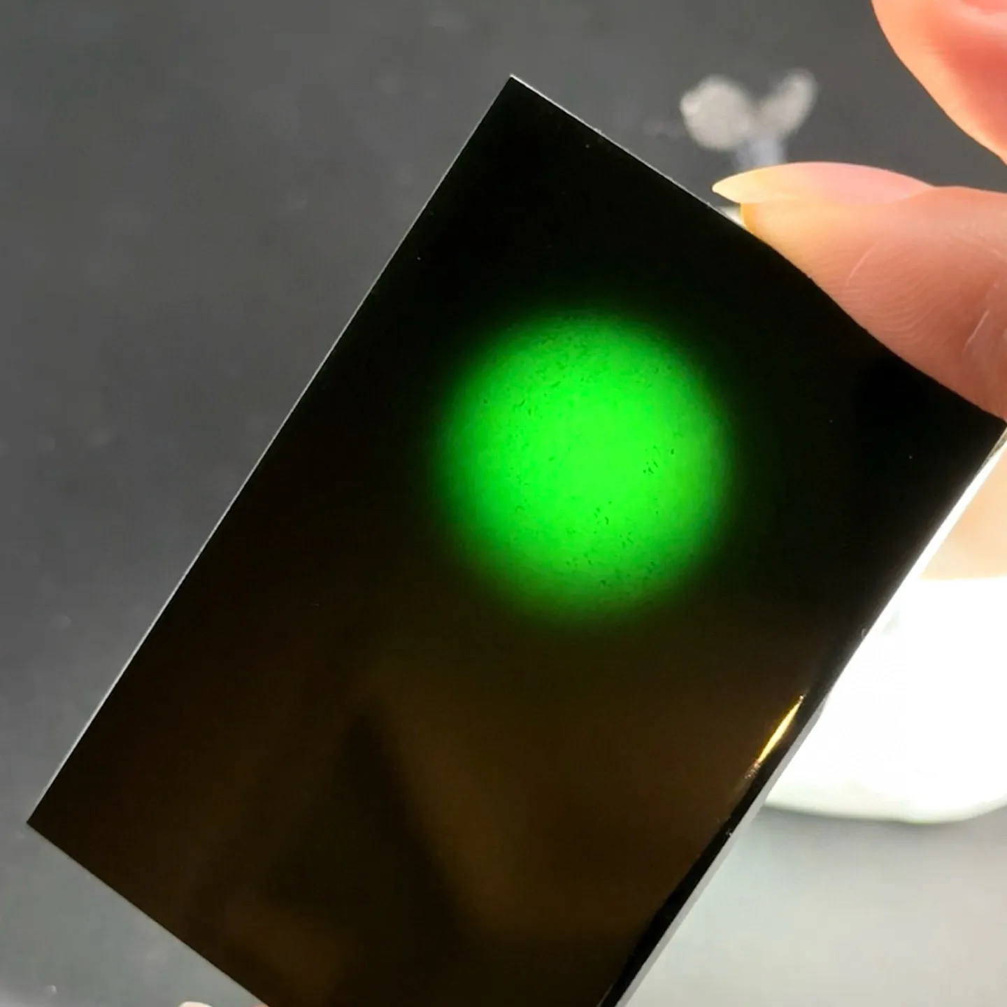 精品墨翠无事牌 种好色正 黑度极好 打灯通透 油性十足 尺寸60.2