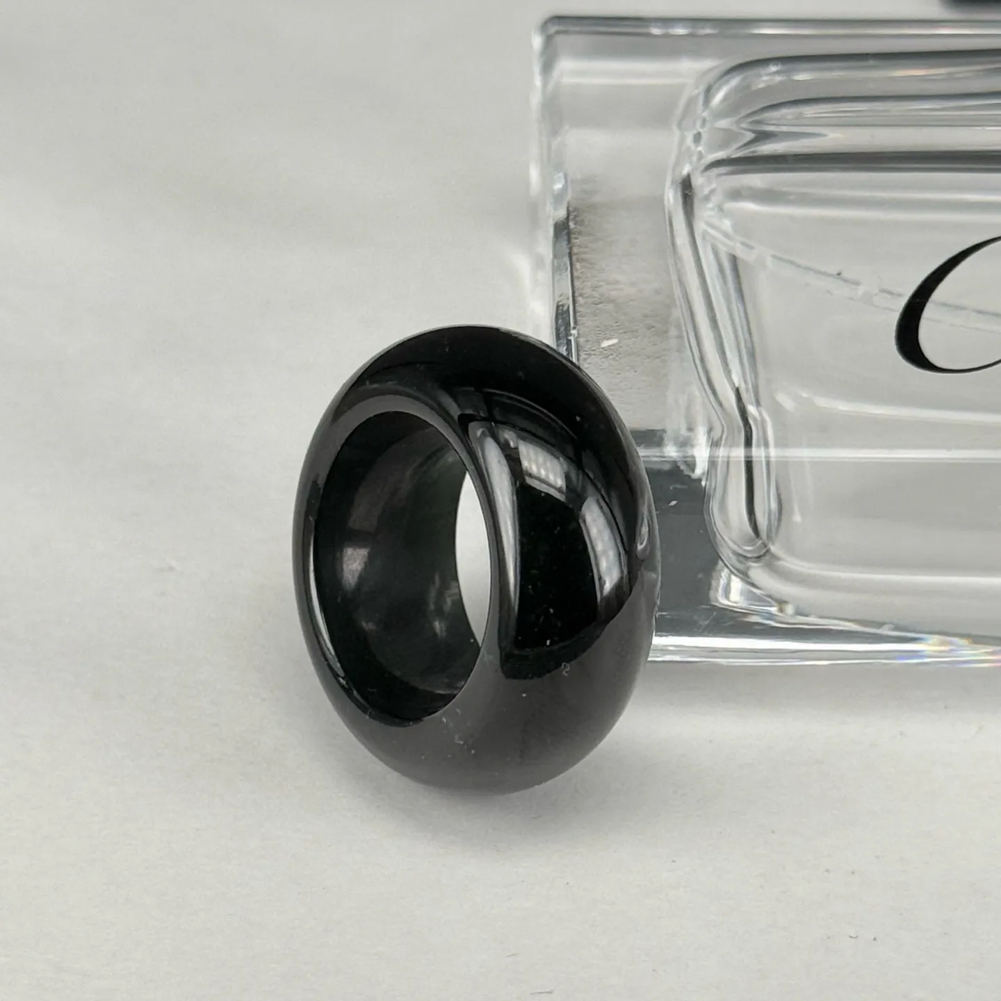 精品墨翠厚戒圈 种好色正 黑度极好 打灯通透 油性十足 尺寸29.2