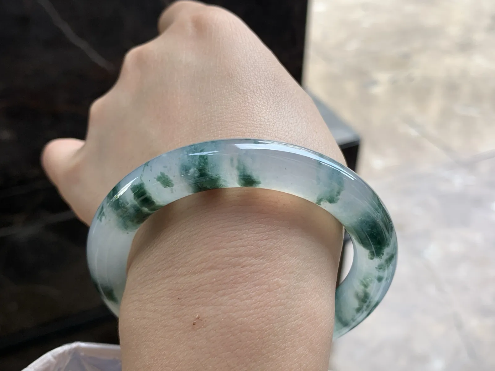 56-10.6

冰蓝花圆条手镯^_^冰透 飘花浓郁