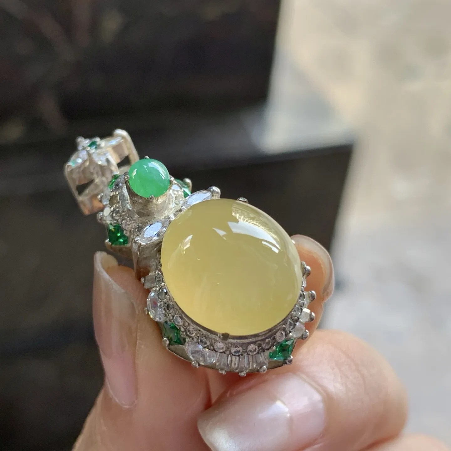 冰黄吊坠^_^鲜艳 起光 种水足 饱满 铜拖