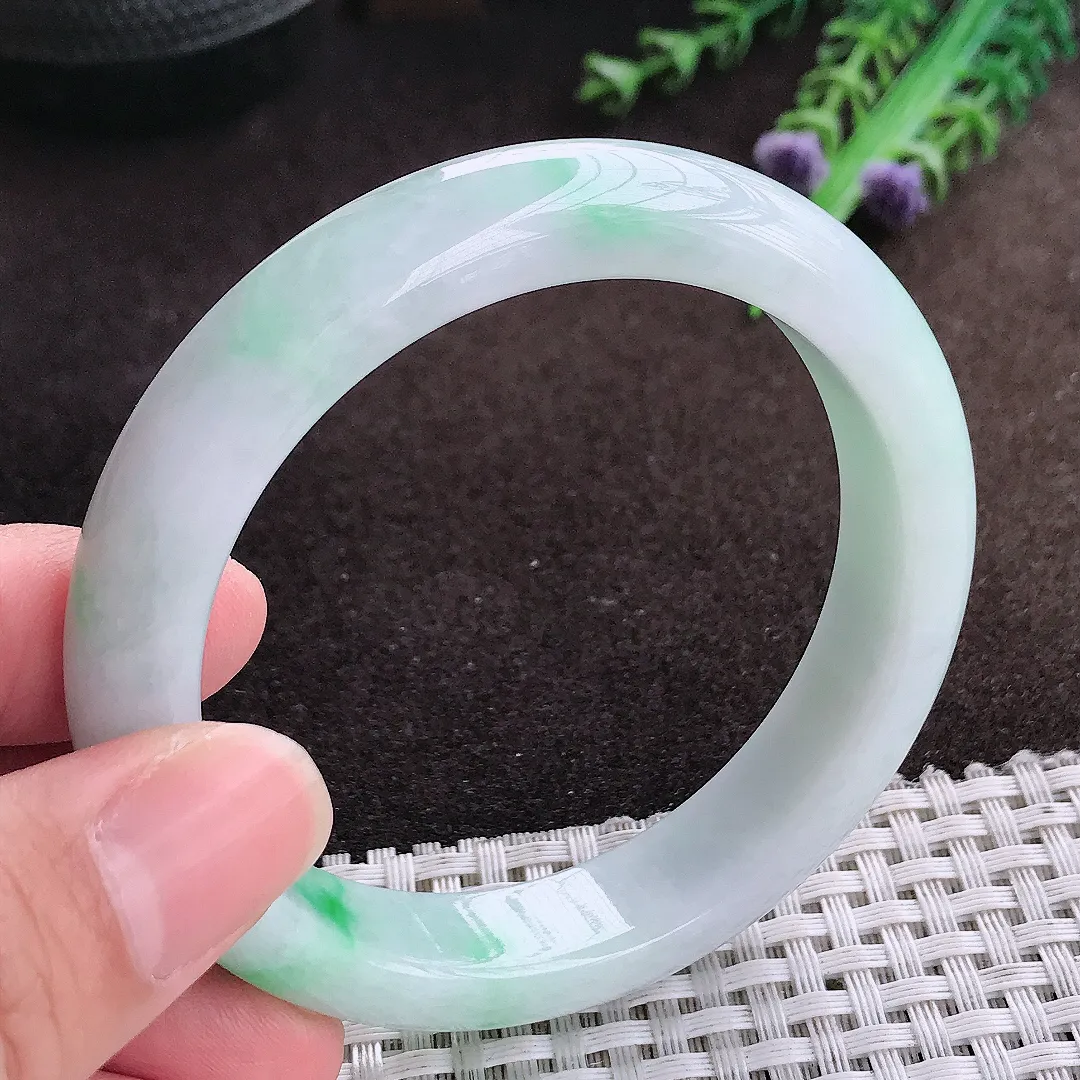 自然光56.5/12.3/8.4老坑精美油润飘绿手镯宽边翡翠玉镯美人镯