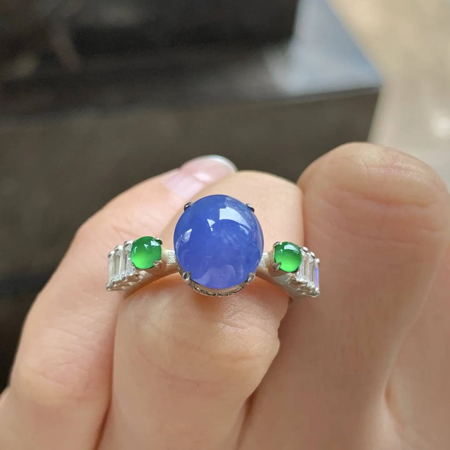 紫罗兰戒指^_^颜色浓郁 鲜艳 铜拖