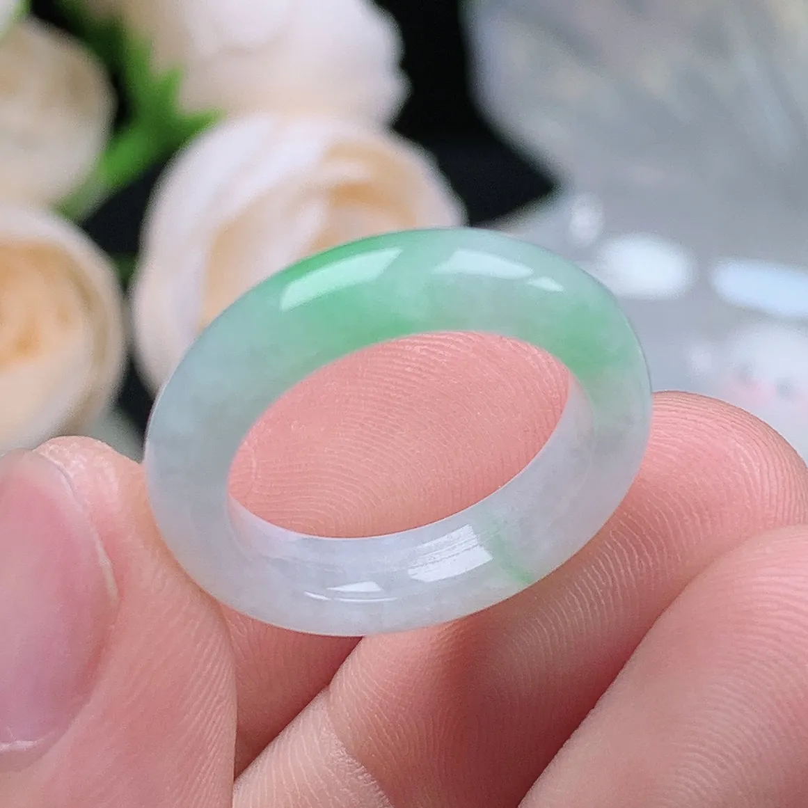 缅甸翡翠老坑种翡翠水润飘绿戒指玉指环  水润通透 尺寸：16.2-4.6-3.6mm 12号圈口1S