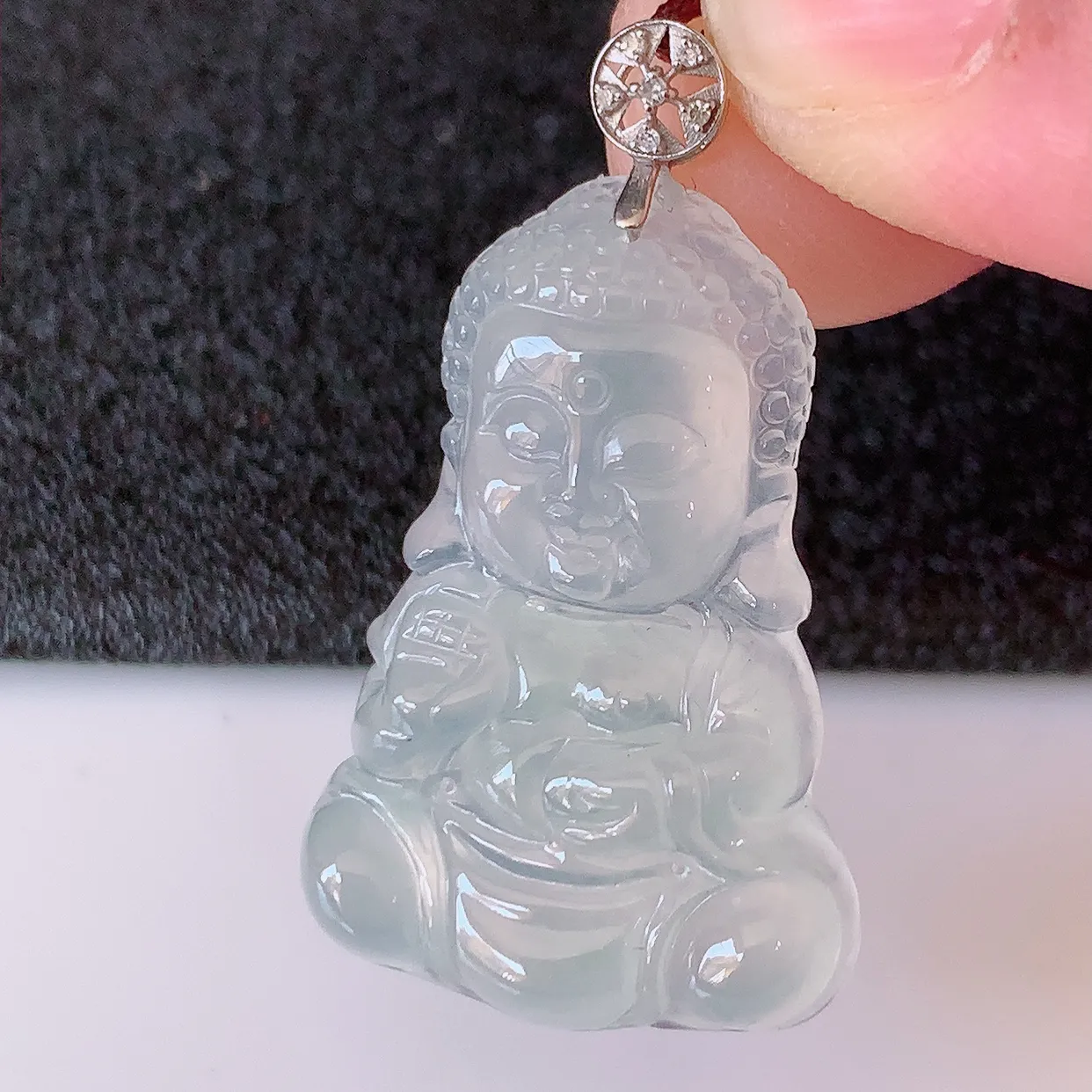 18K金镶嵌冰种翡翠保平安宝宝佛吊坠，玉质莹润，佩戴佳品，#01.31整体33裸石27.5*19-5