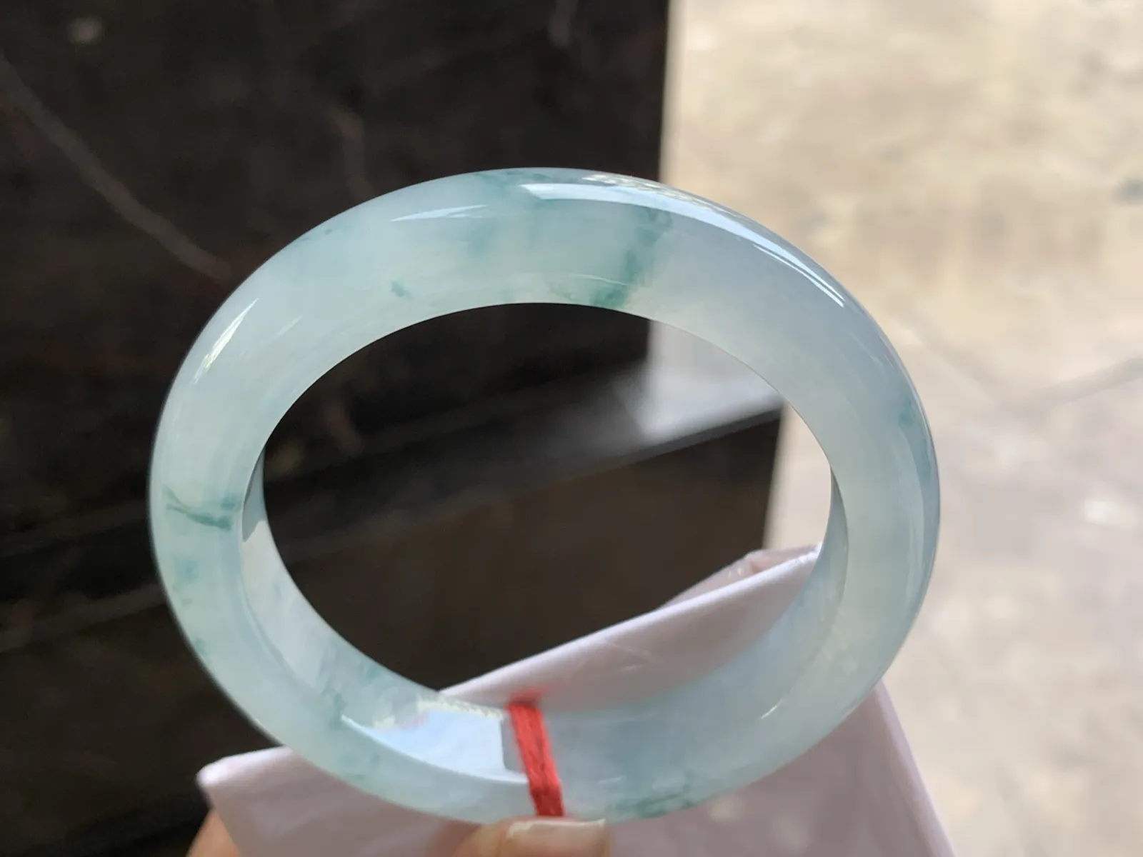 56.5-12.5-9.3

冰蓝花手镯^_^冰透 起光