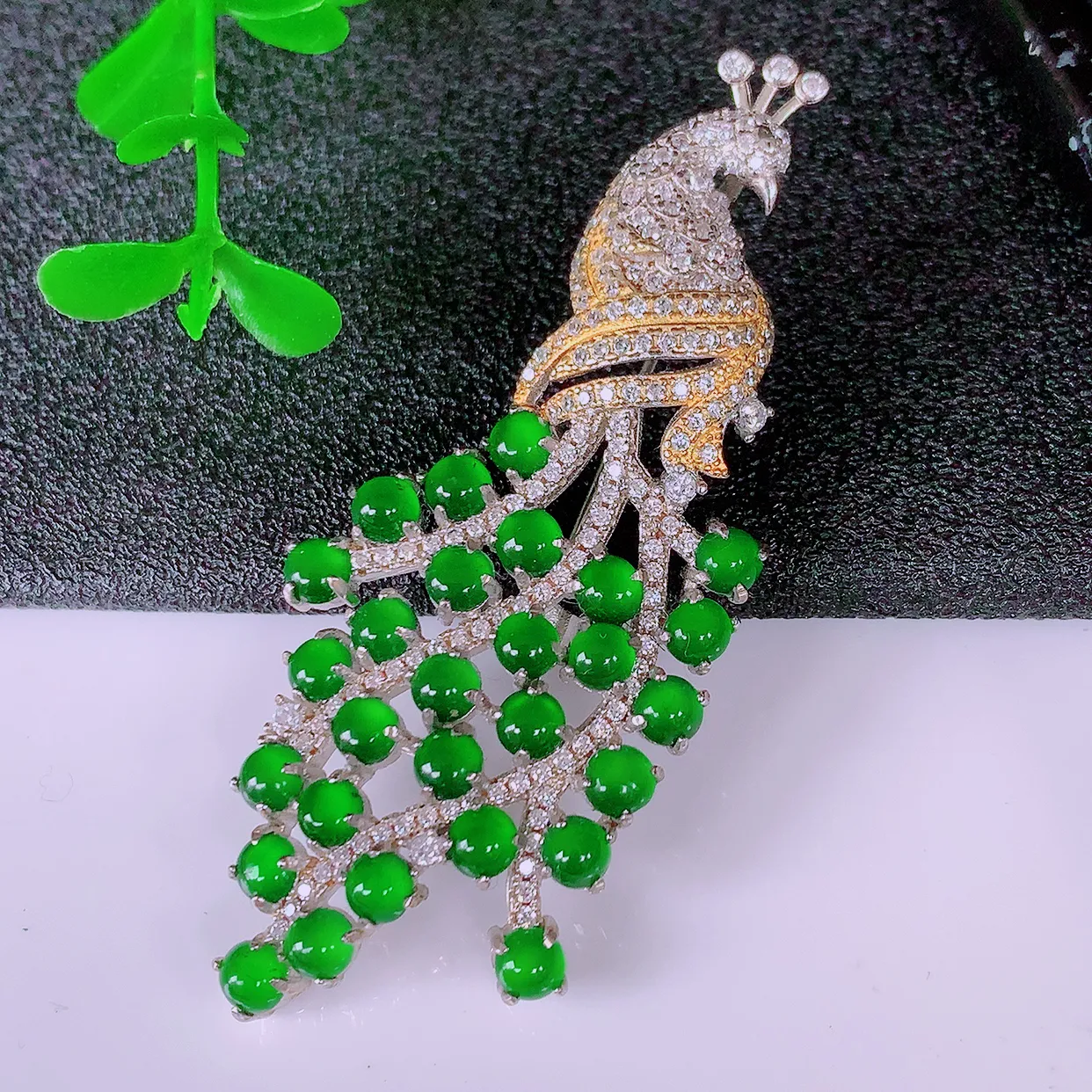 冰透满绿翡翠925银镶嵌凤凰胸针，自然光实拍，翠色灵动，颜色漂亮，种老水足，品相佳，佩戴佳品！#97.5整体56*22*8.5裸石3*3