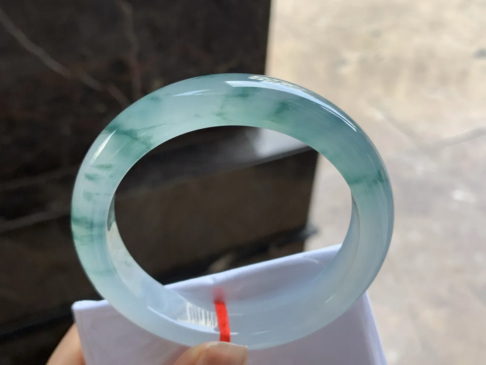 56.5-12.5-8.7

冰蓝花手镯^_^飘花浓郁