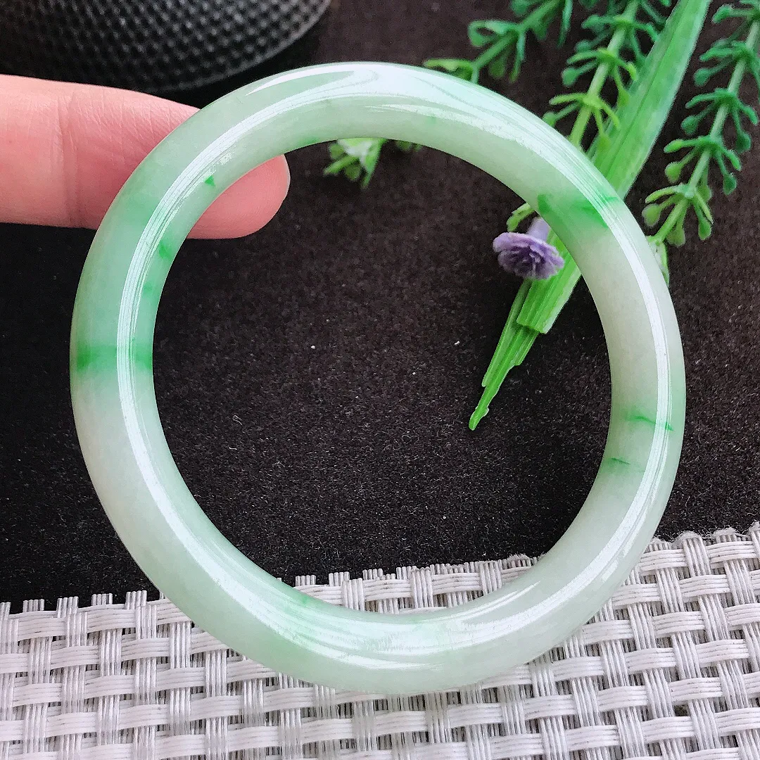自然光55.5/8.3/8.7老坑精美油润飘阳绿圆条手镯翡翠玉镯美人镯