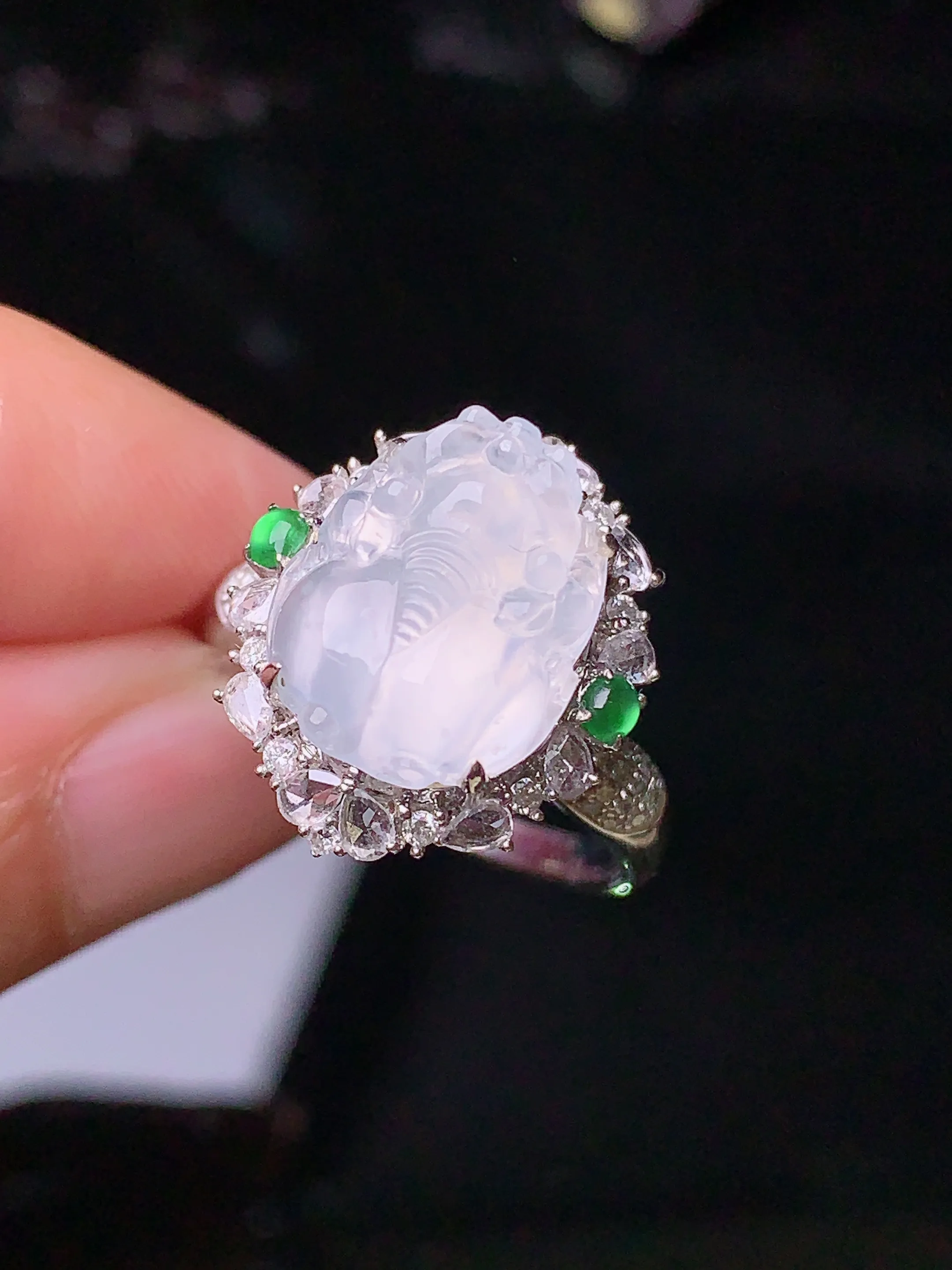 18k金钻镶嵌冰种貔貅戒指 玉质细腻 色泽艳丽 圈口14 整体尺寸17.6*14.8*11