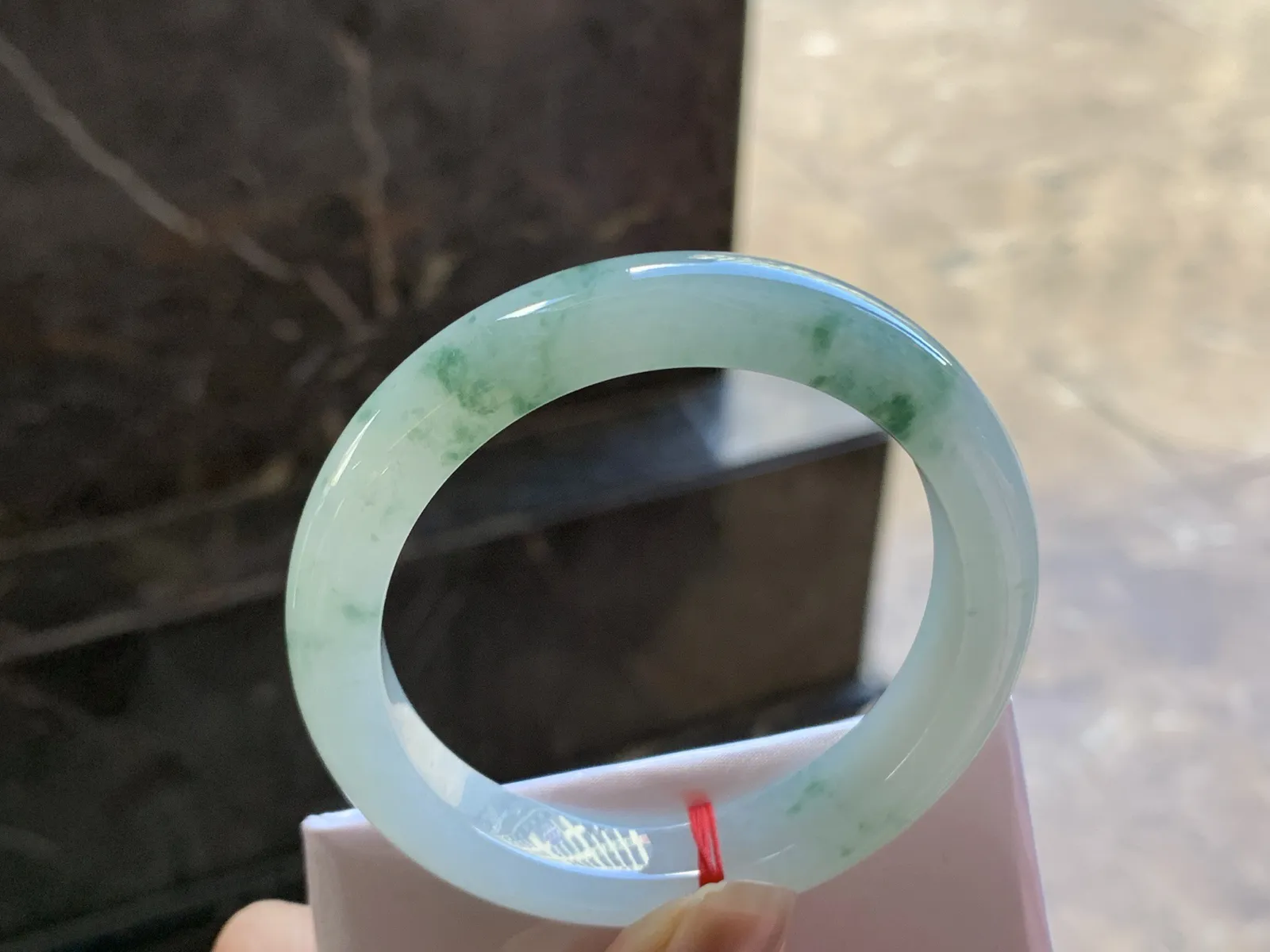 52-10.2-8.3

飘花手镯^_^玉质温润