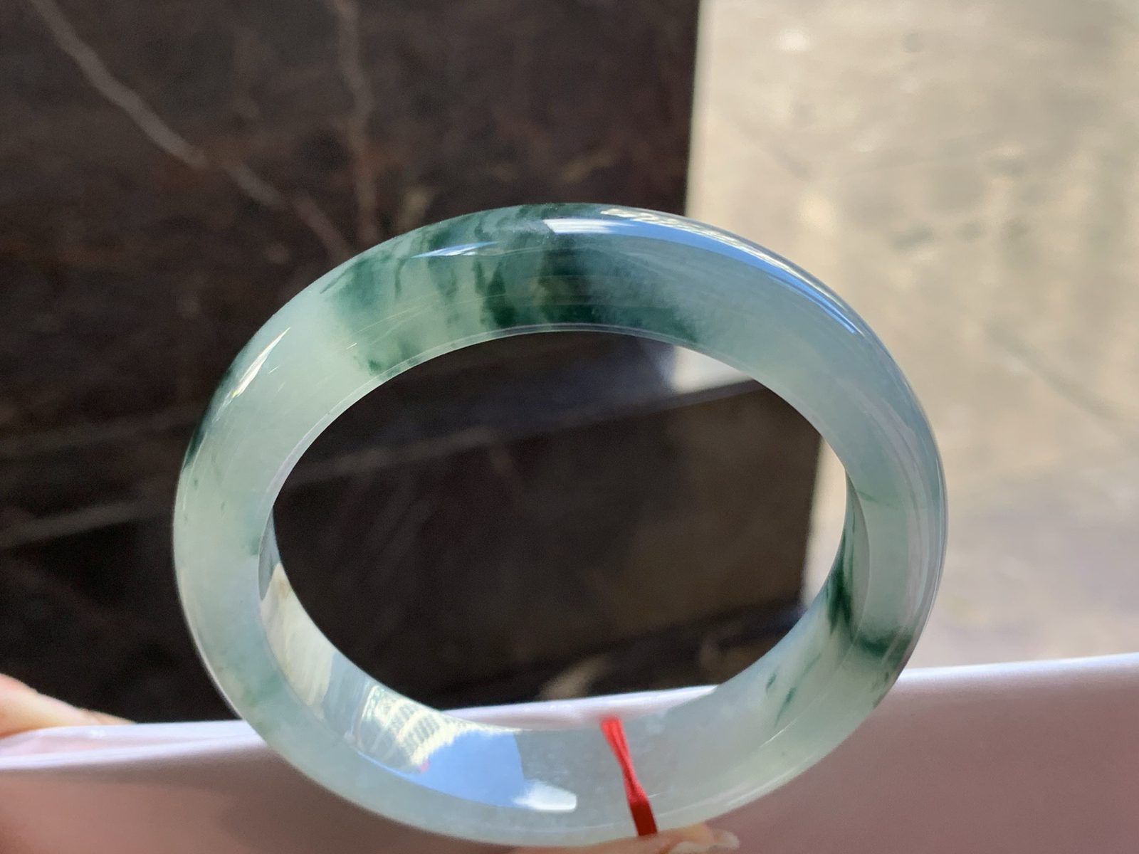 60-13.6-9.3

飘花大圈手镯^_^玉质温润