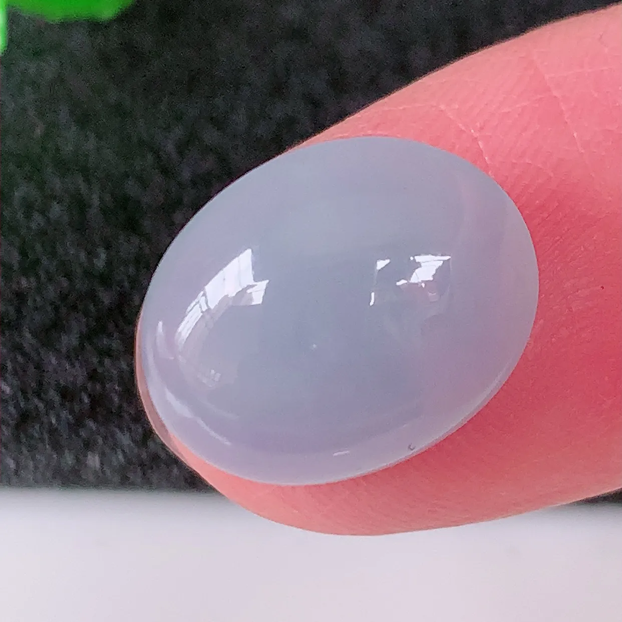 自然光实拍，冰种紫罗兰翡翠戒面，蛋面，种老水足，雕工精湛 ，寓意美好，佩戴时尚出众！#00.5尺寸15*12*5