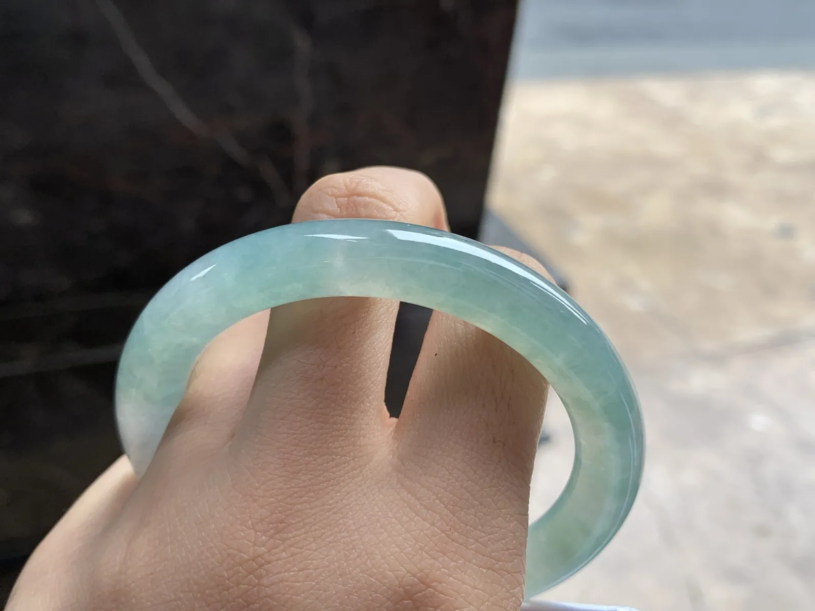 56-9.5

冰蓝圆条手镯^_^冰透