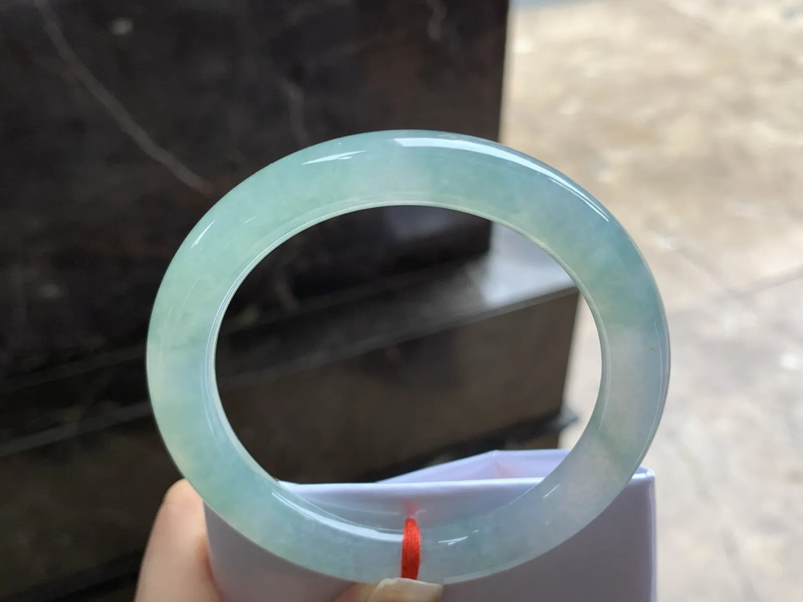 56-9.5

冰蓝圆条手镯^_^冰透