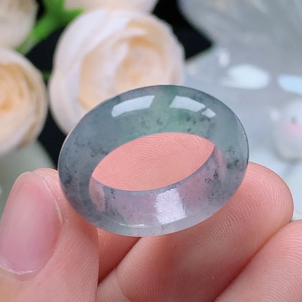 缅甸翡翠老坑冰种翡翠水润起胶乌鸡飘绿戒指玉指环  水润通透 尺寸：17.2-6.8-3.6mm 14-15号圈口1S